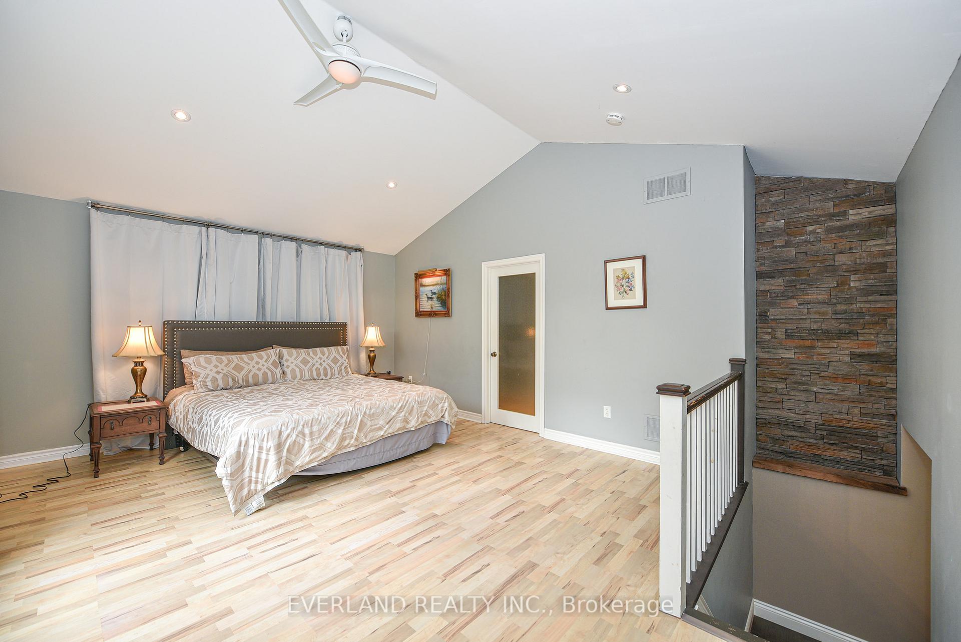Photo 41 of 27001 Civic Centre Road, Georgina, Historic Lakeshore Communities — HOMEH