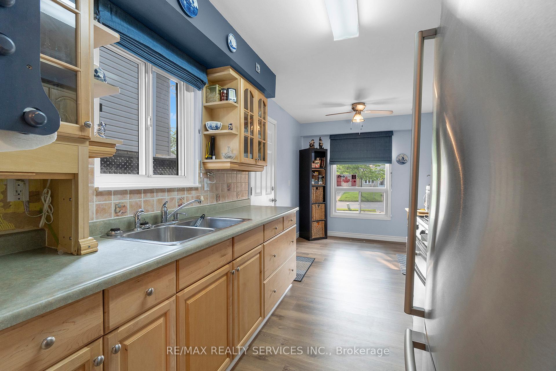 Photo 10 of 22 Nottawasaga Crescent, Brampton, Heart Lake West — HOMEH
