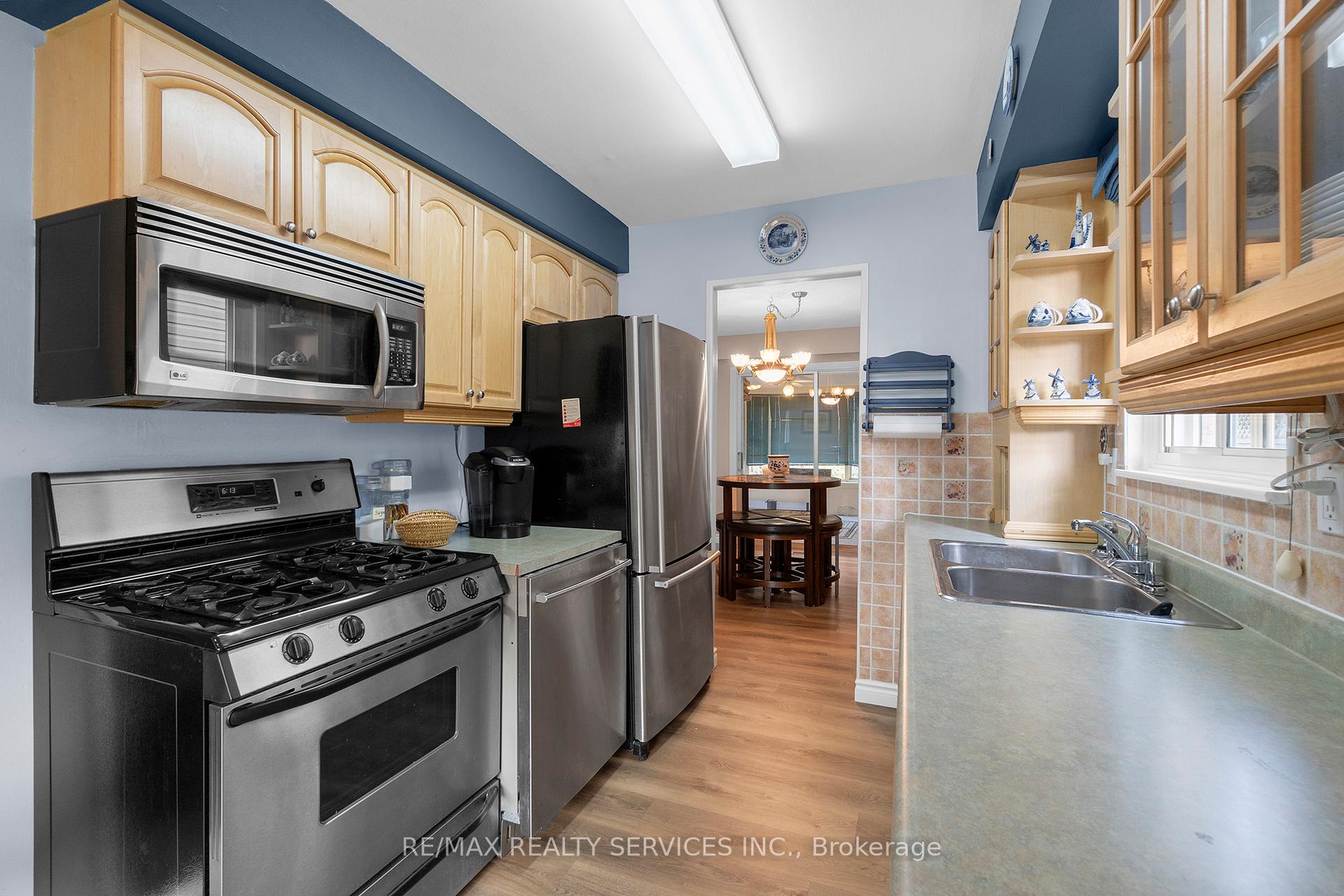 Photo 14 of 22 Nottawasaga Crescent, Brampton, Heart Lake West — HOMEH