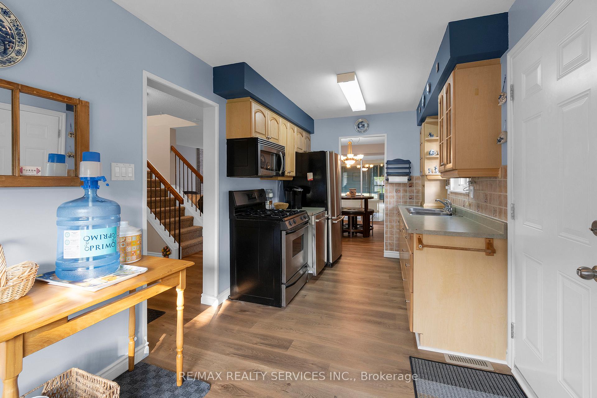 Photo 13 of 22 Nottawasaga Crescent, Brampton, Heart Lake West — HOMEH