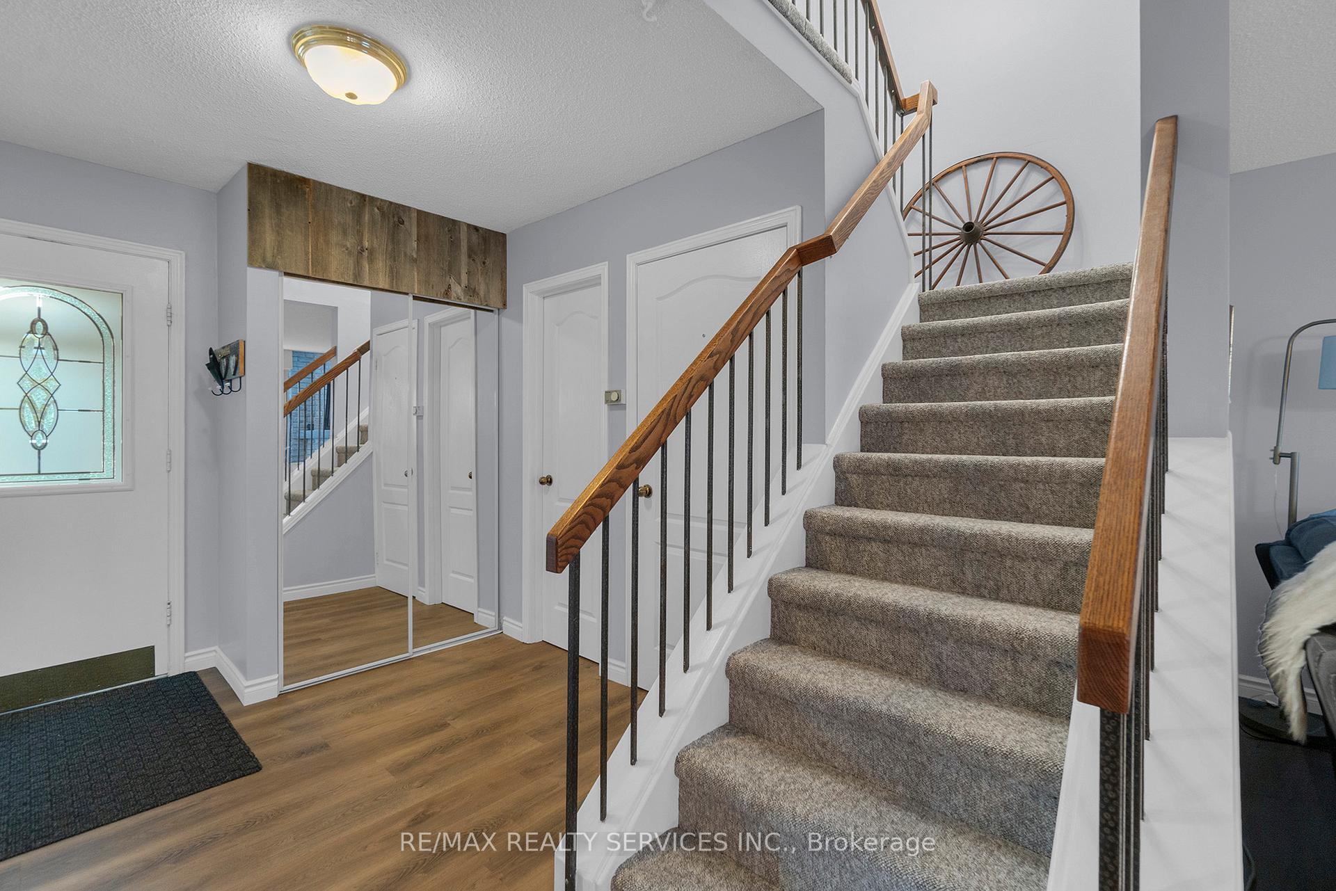 Photo 16 of 22 Nottawasaga Crescent, Brampton, Heart Lake West — HOMEH