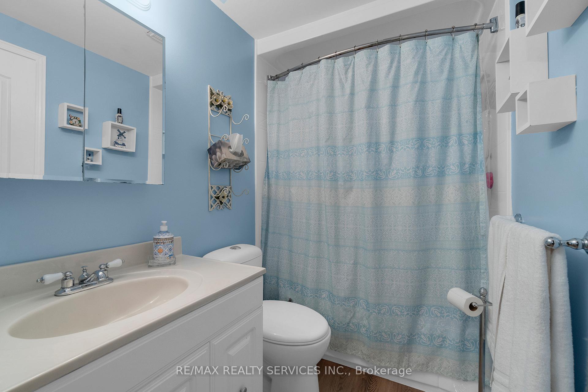 Photo 19 of 22 Nottawasaga Crescent, Brampton, Heart Lake West — HOMEH
