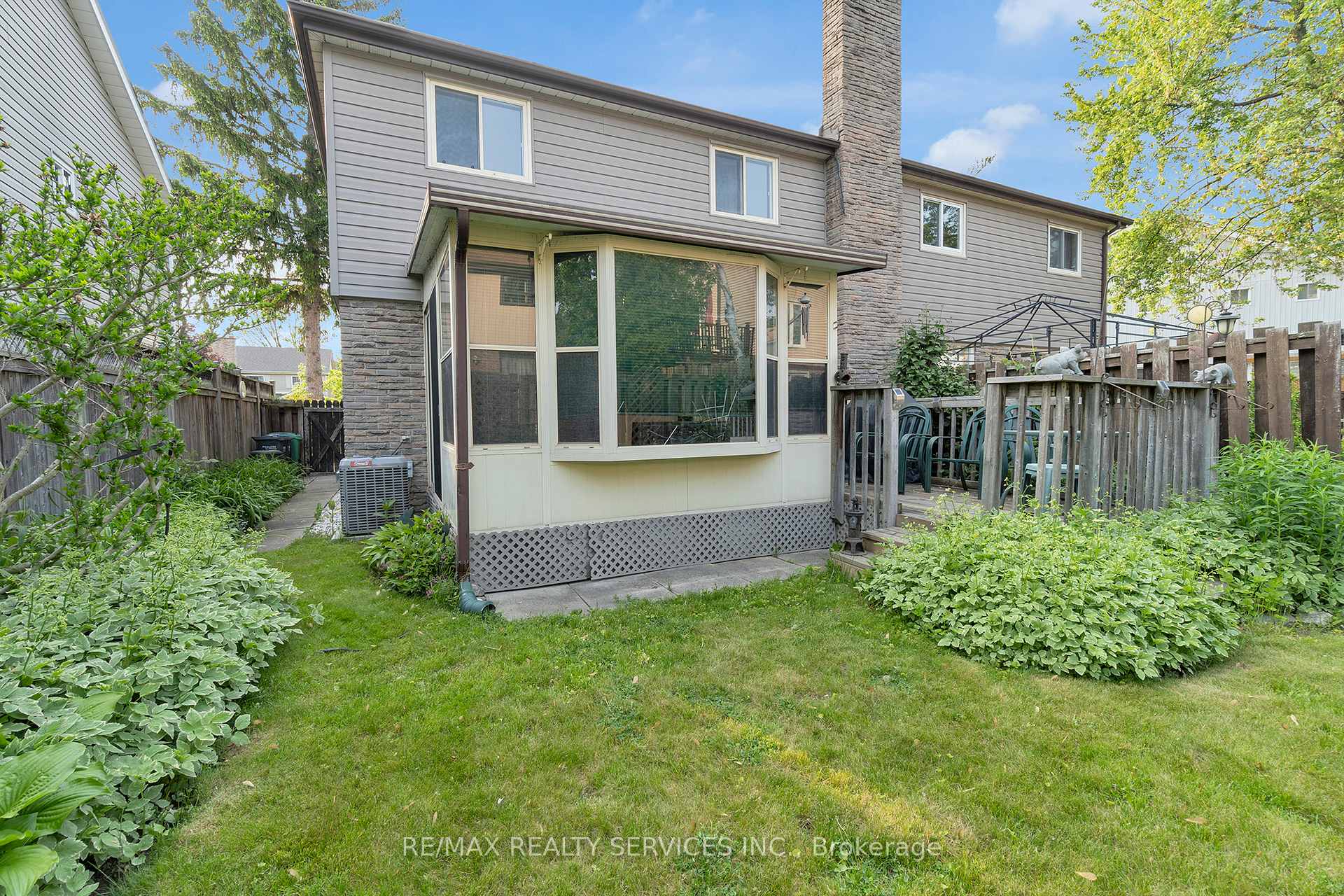 Photo 32 of 22 Nottawasaga Crescent, Brampton, Heart Lake West — HOMEH