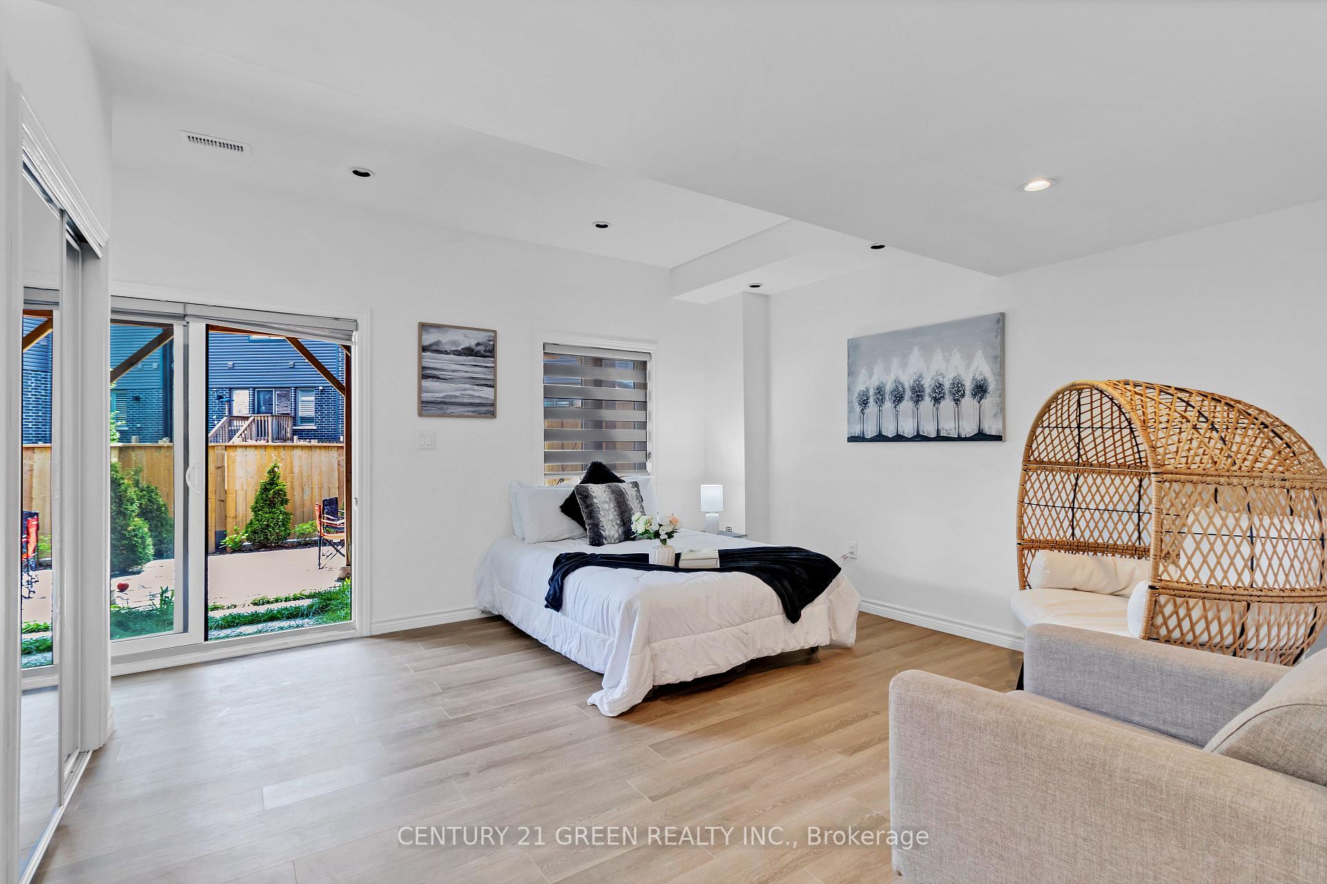 Photo 2 of Unit 62, 61 Soho Street, Hamilton, Stoney Creek Mountain — HOMEH