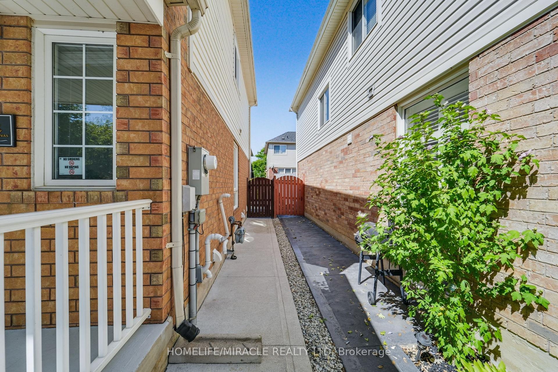 Photo 6 of 48 Jessop Drive, Brampton, Fletcher's Meadow — HOMEH