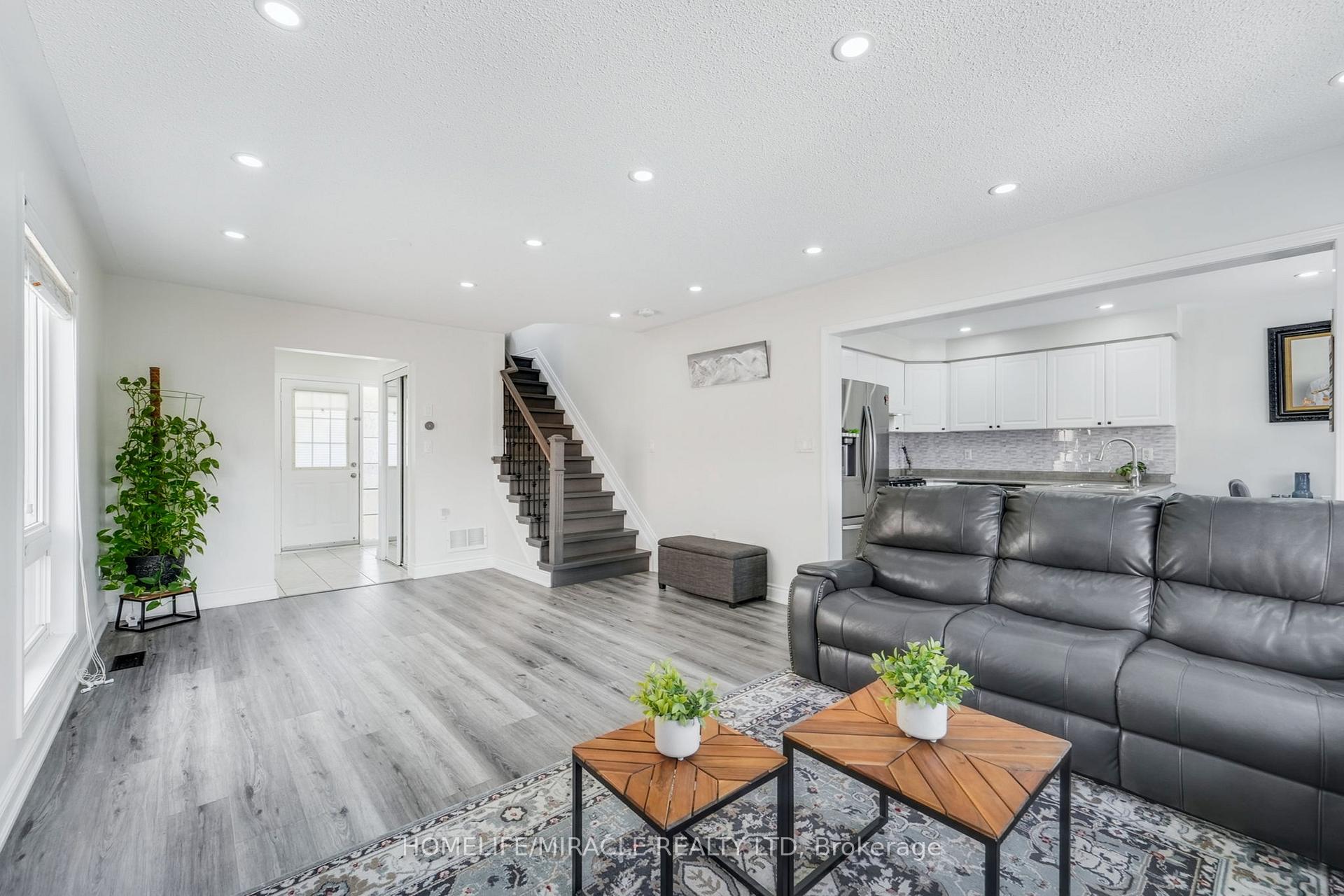 Photo 20 of 48 Jessop Drive, Brampton, Fletcher's Meadow — HOMEH