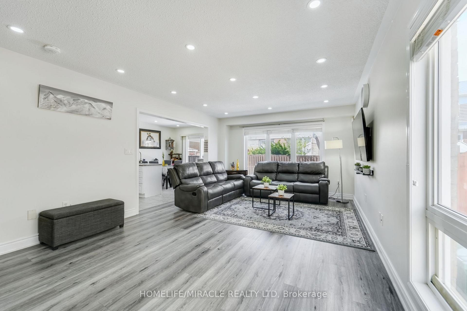 Photo 42 of 48 Jessop Drive, Brampton, Fletcher's Meadow — HOMEH