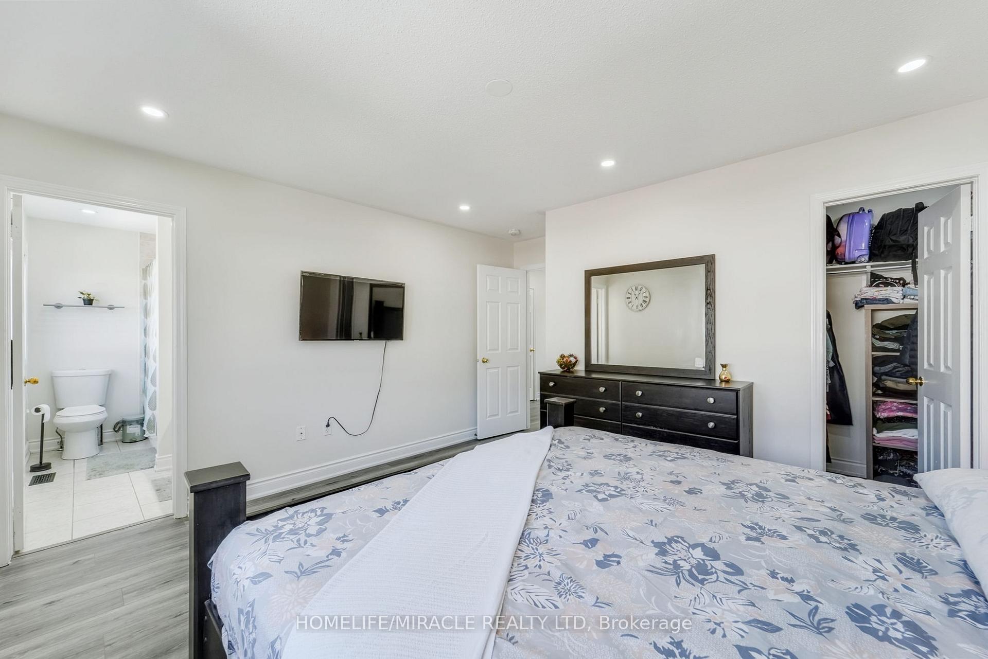 Photo 24 of 48 Jessop Drive, Brampton, Fletcher's Meadow — HOMEH
