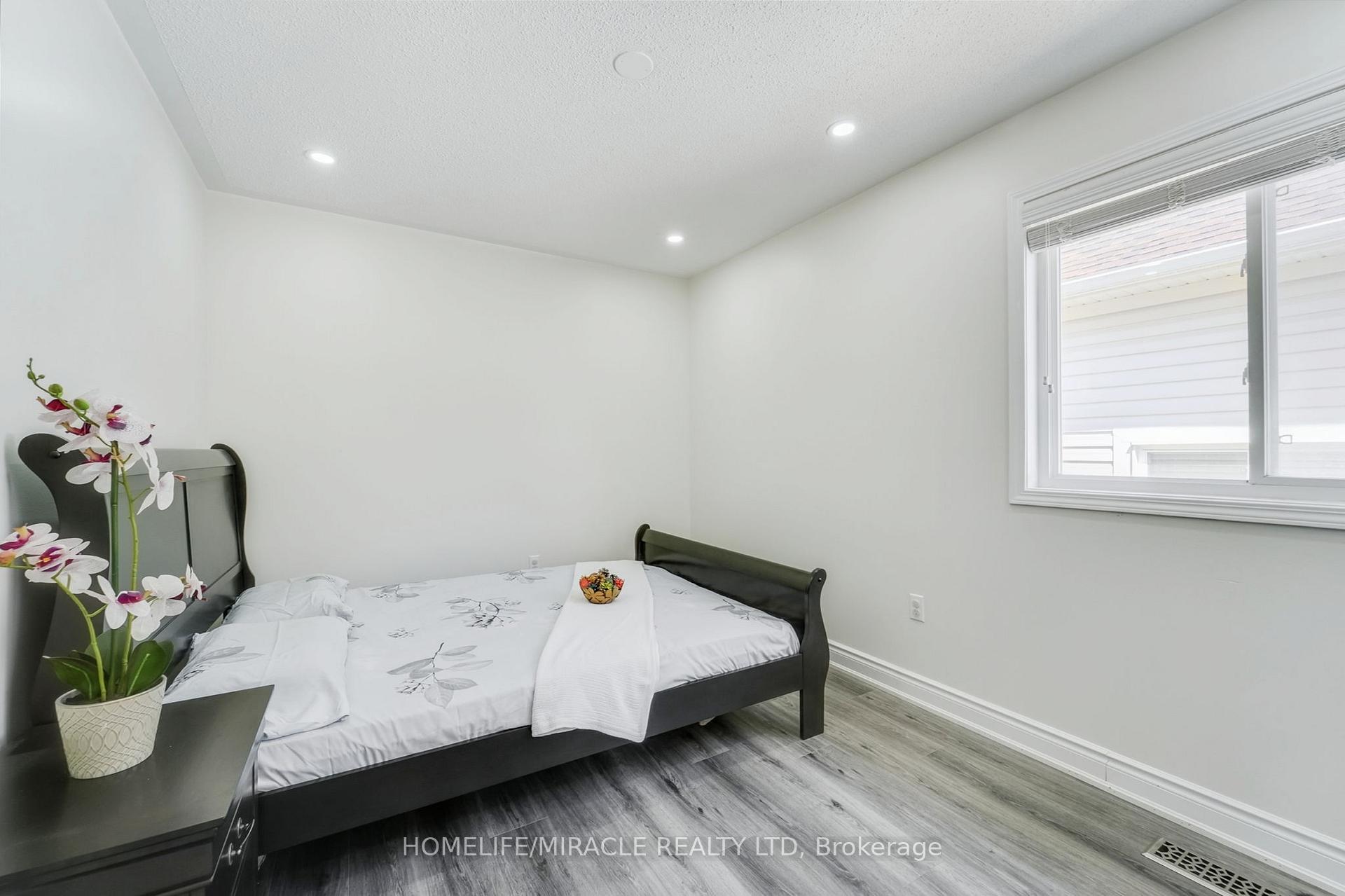 Photo 28 of 48 Jessop Drive, Brampton, Fletcher's Meadow — HOMEH