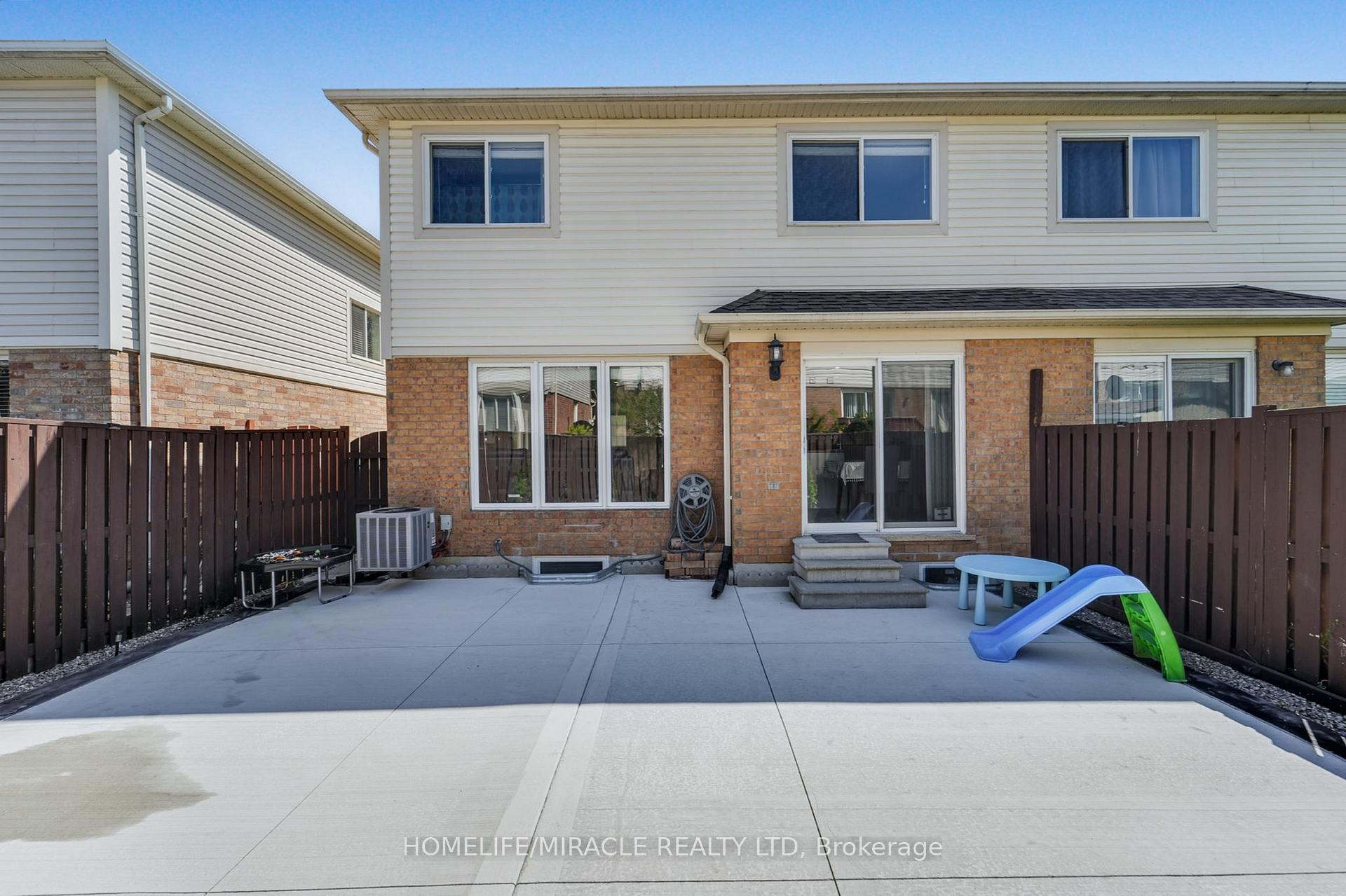 Photo 35 of 48 Jessop Drive, Brampton, Fletcher's Meadow — HOMEH