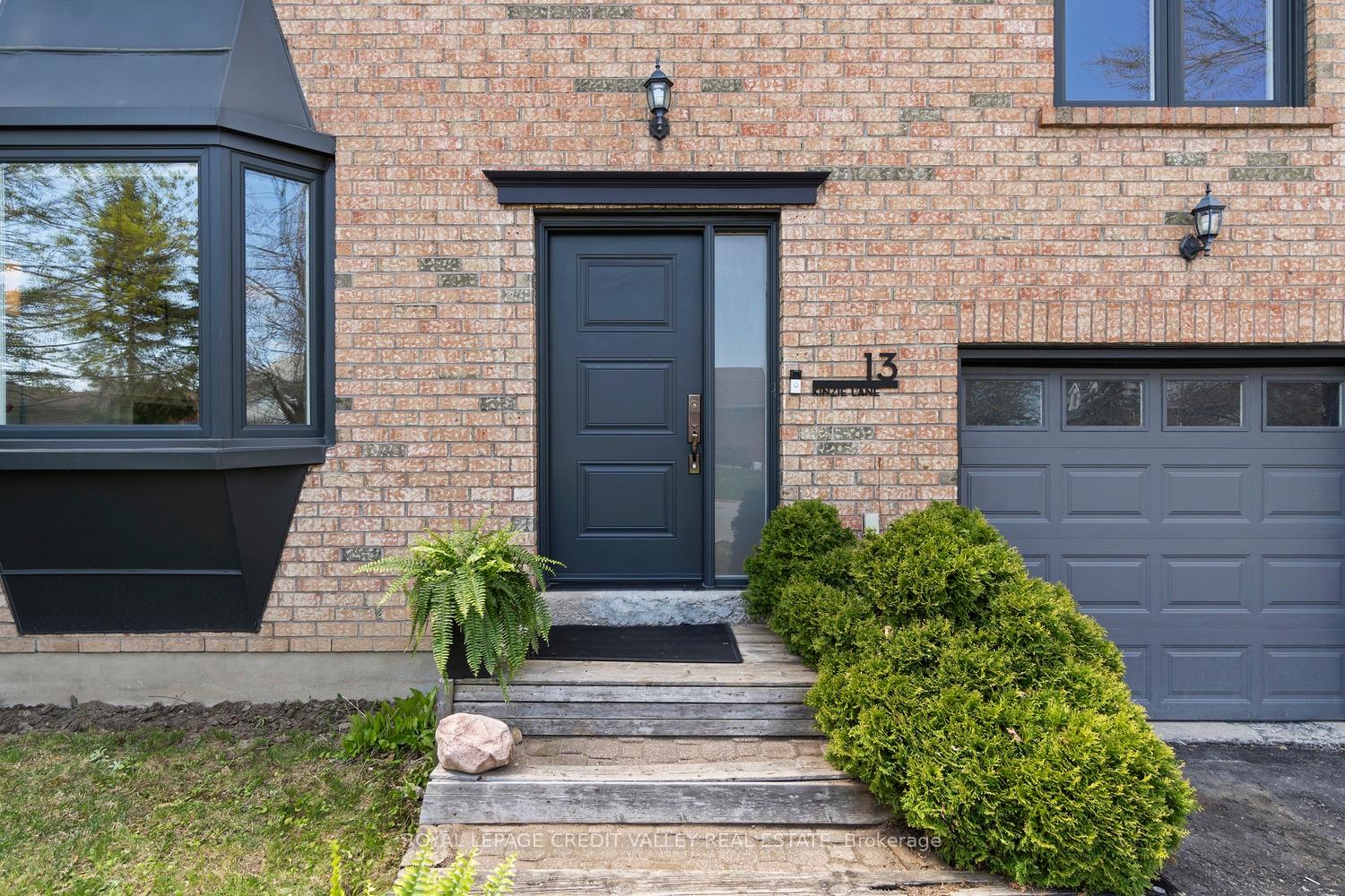 Photo 3 of 13 Kinzie Lane, Barrie, Grove East — HOMEH