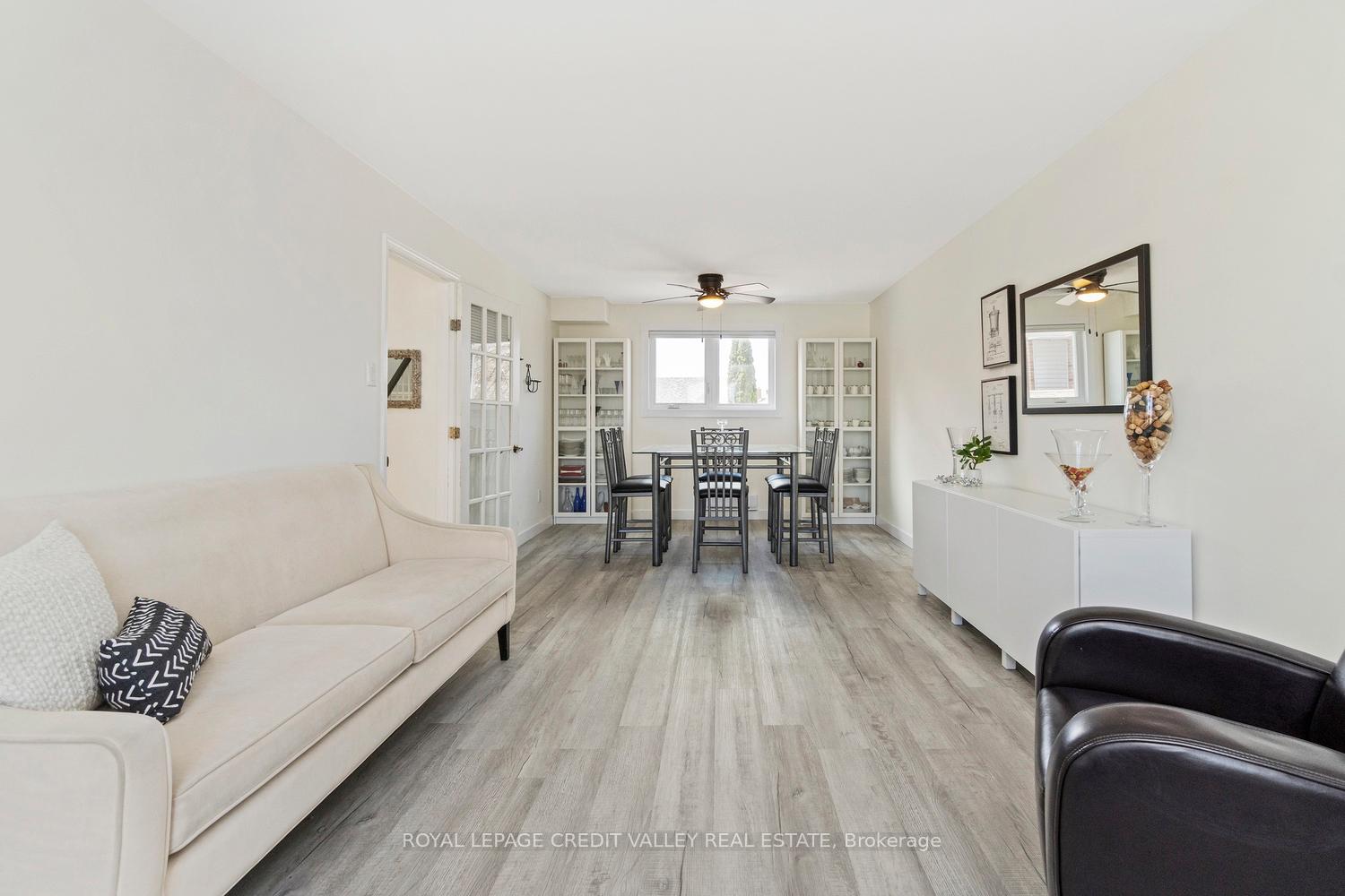 Photo 11 of 13 Kinzie Lane, Barrie, Grove East — HOMEH