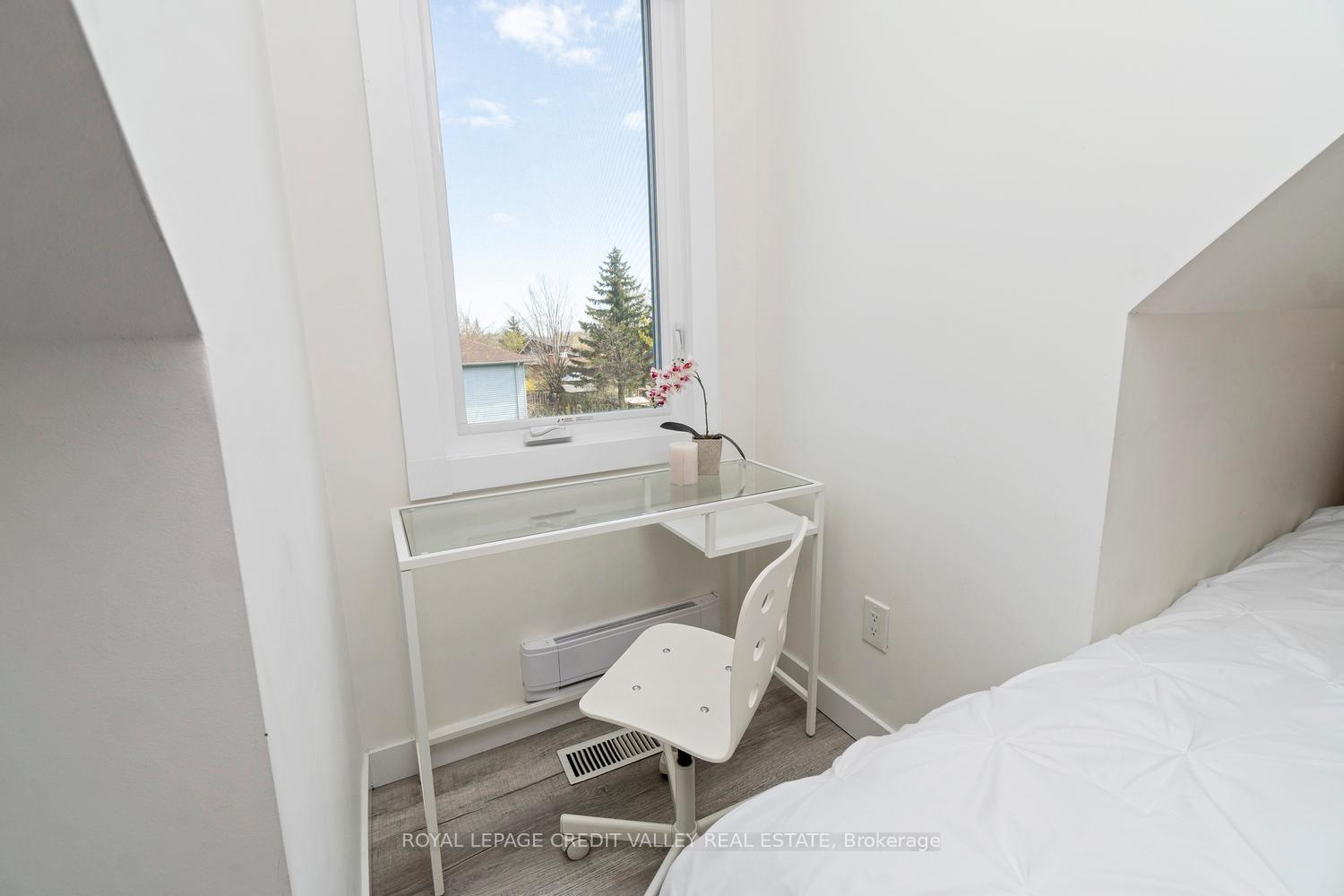 Photo 19 of 13 Kinzie Lane, Barrie, Grove East — HOMEH