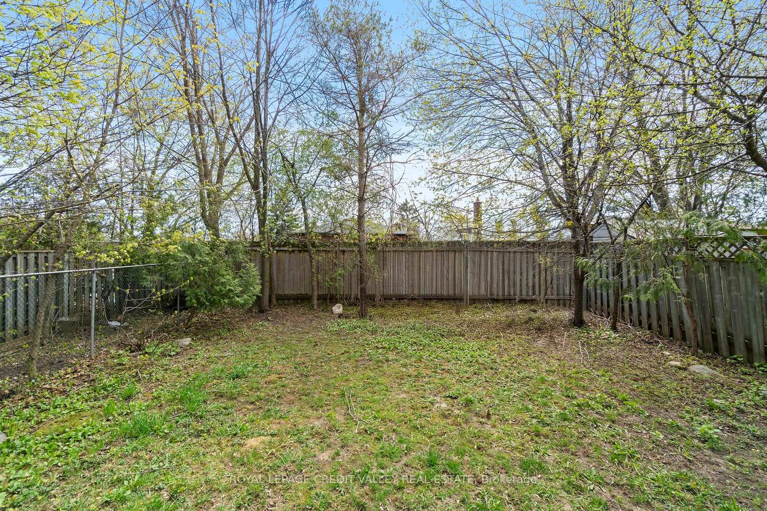Photo 24 of 13 Kinzie Lane, Barrie, Grove East — HOMEH