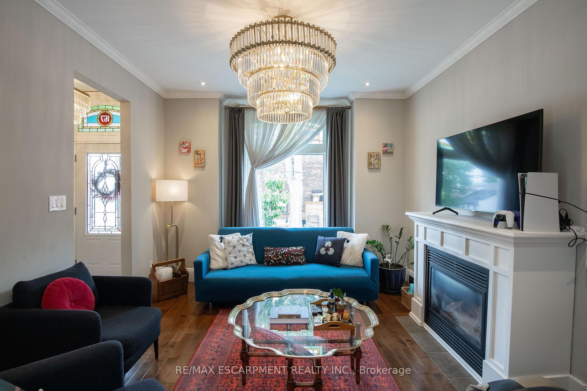 Photo 10 of 167 Napier Street, Hamilton, Strathcona — HOMEH