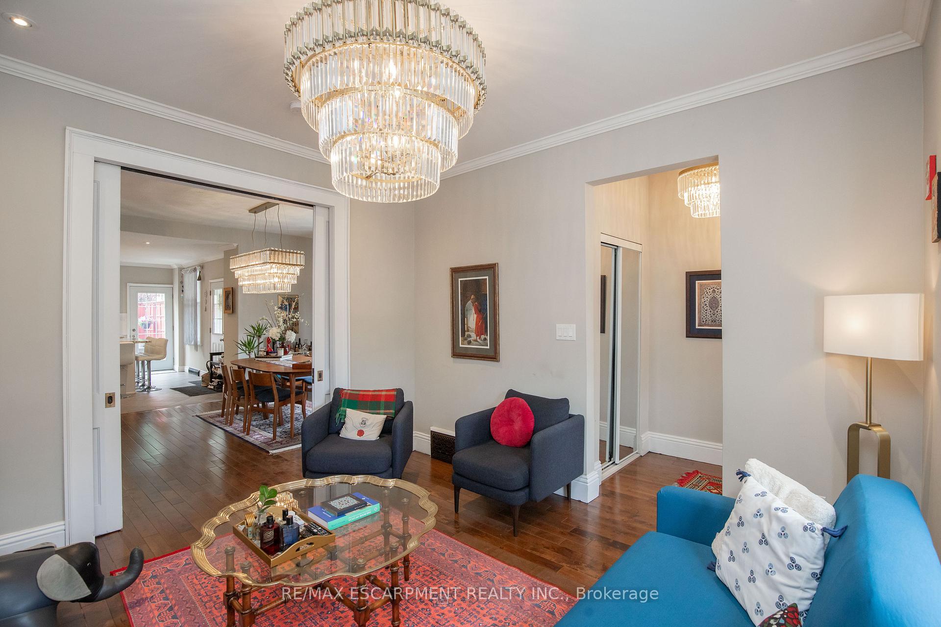 Photo 5 of 167 Napier Street, Hamilton, Strathcona — HOMEH