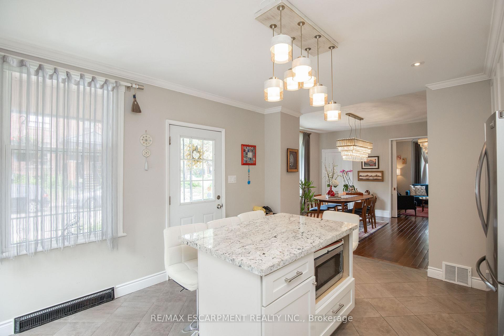 Photo 7 of 167 Napier Street, Hamilton, Strathcona — HOMEH