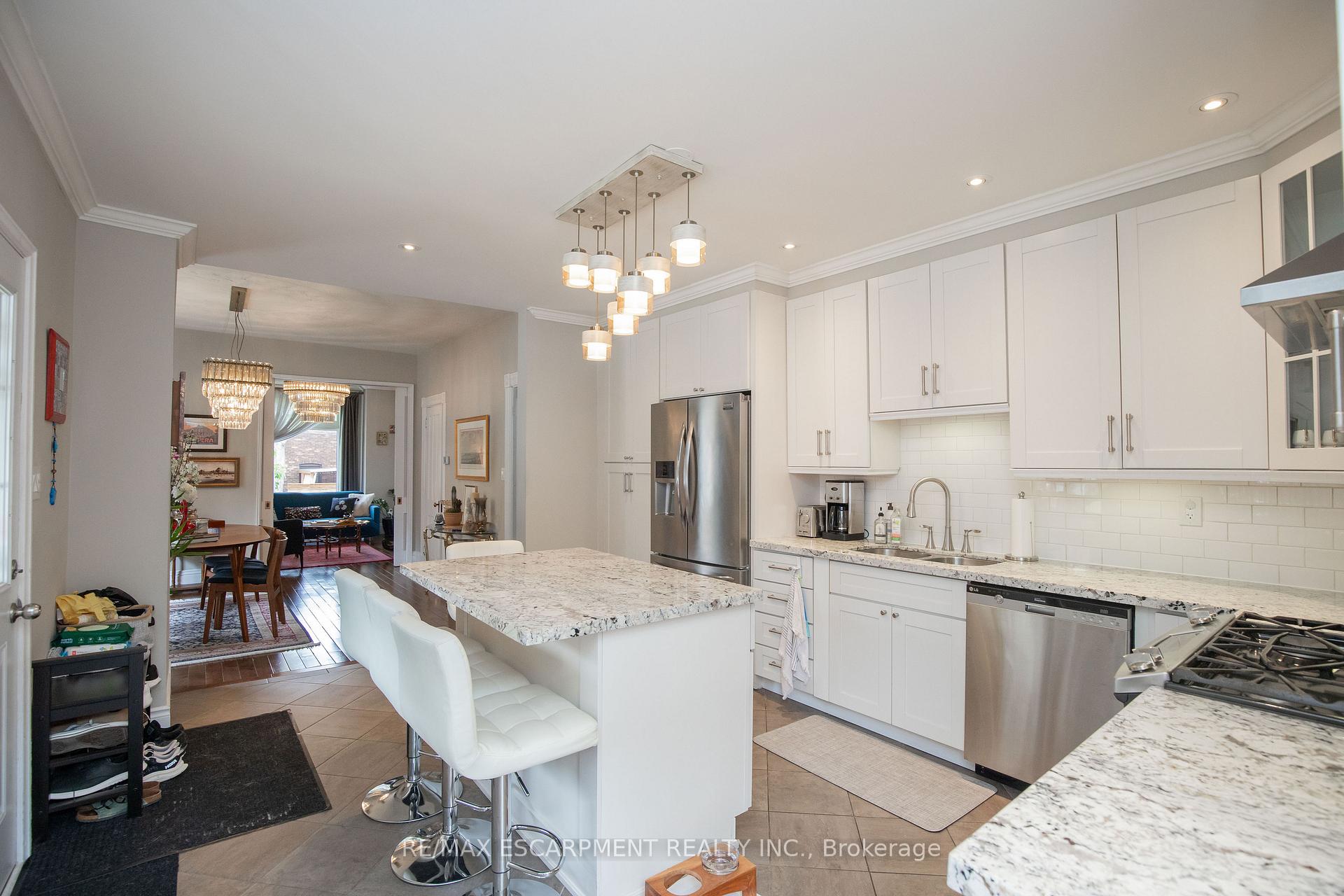 Photo 9 of 167 Napier Street, Hamilton, Strathcona — HOMEH