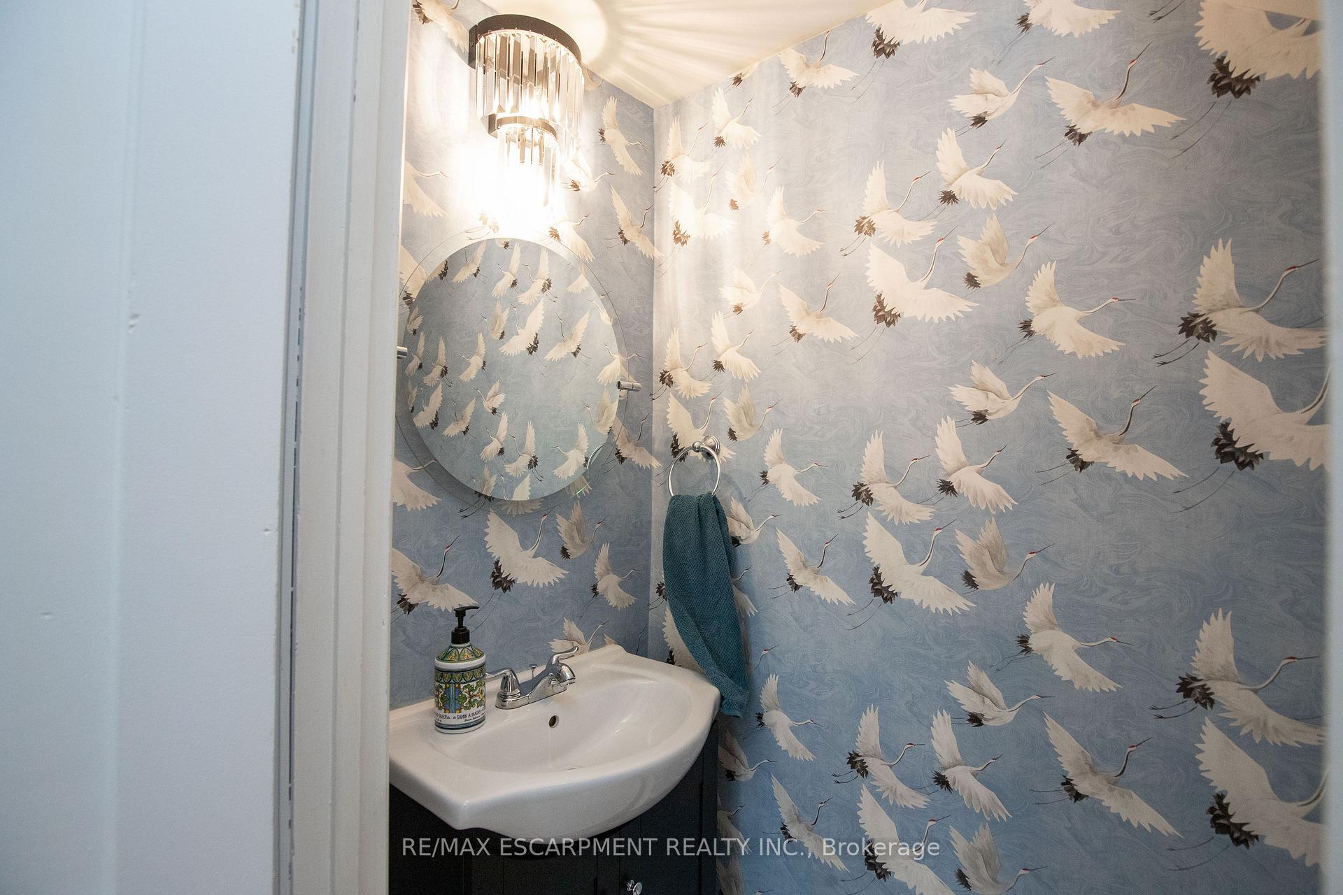 Photo 15 of 167 Napier Street, Hamilton, Strathcona — HOMEH