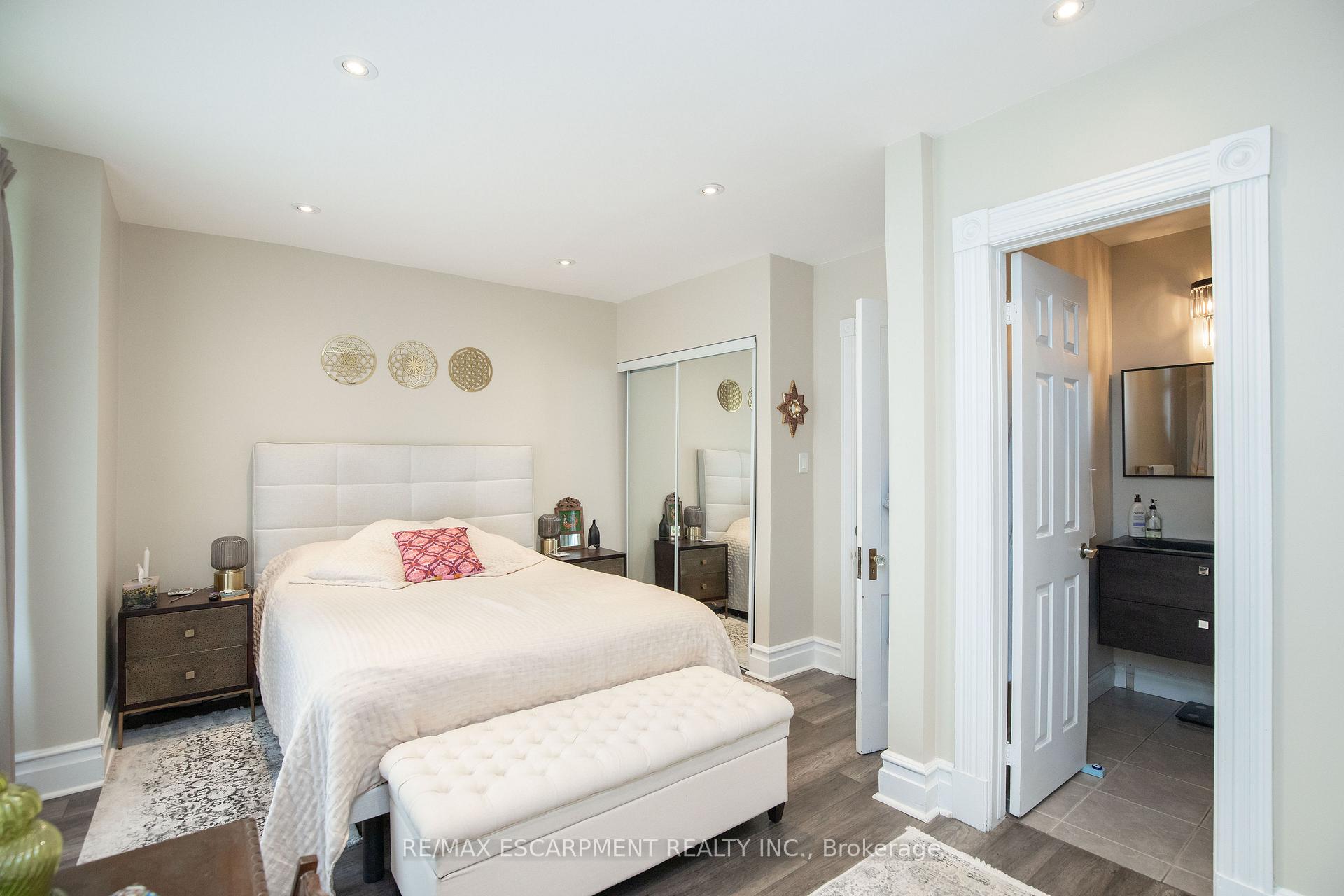 Photo 21 of 167 Napier Street, Hamilton, Strathcona — HOMEH