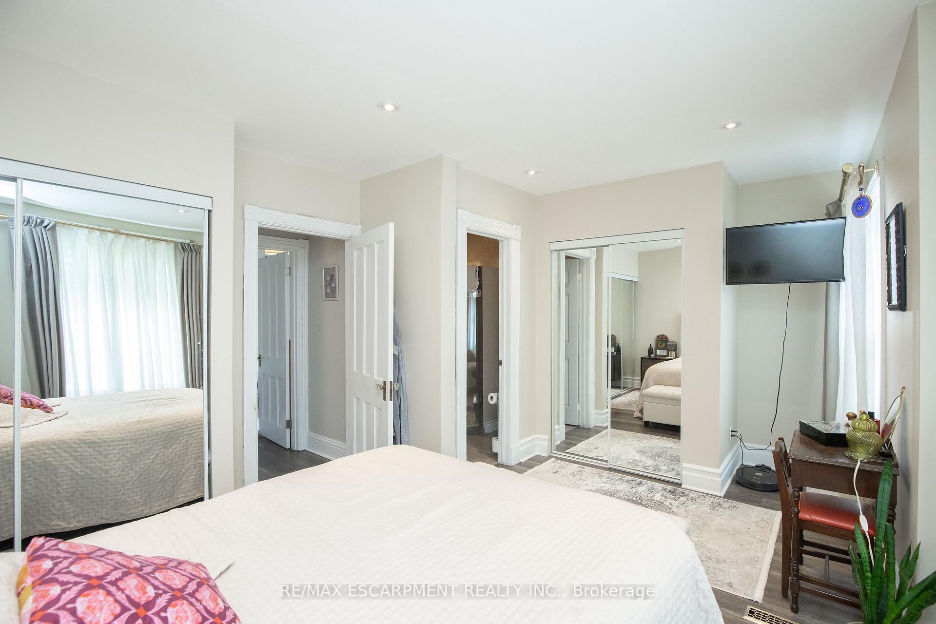 Photo 18 of 167 Napier Street, Hamilton, Strathcona — HOMEH