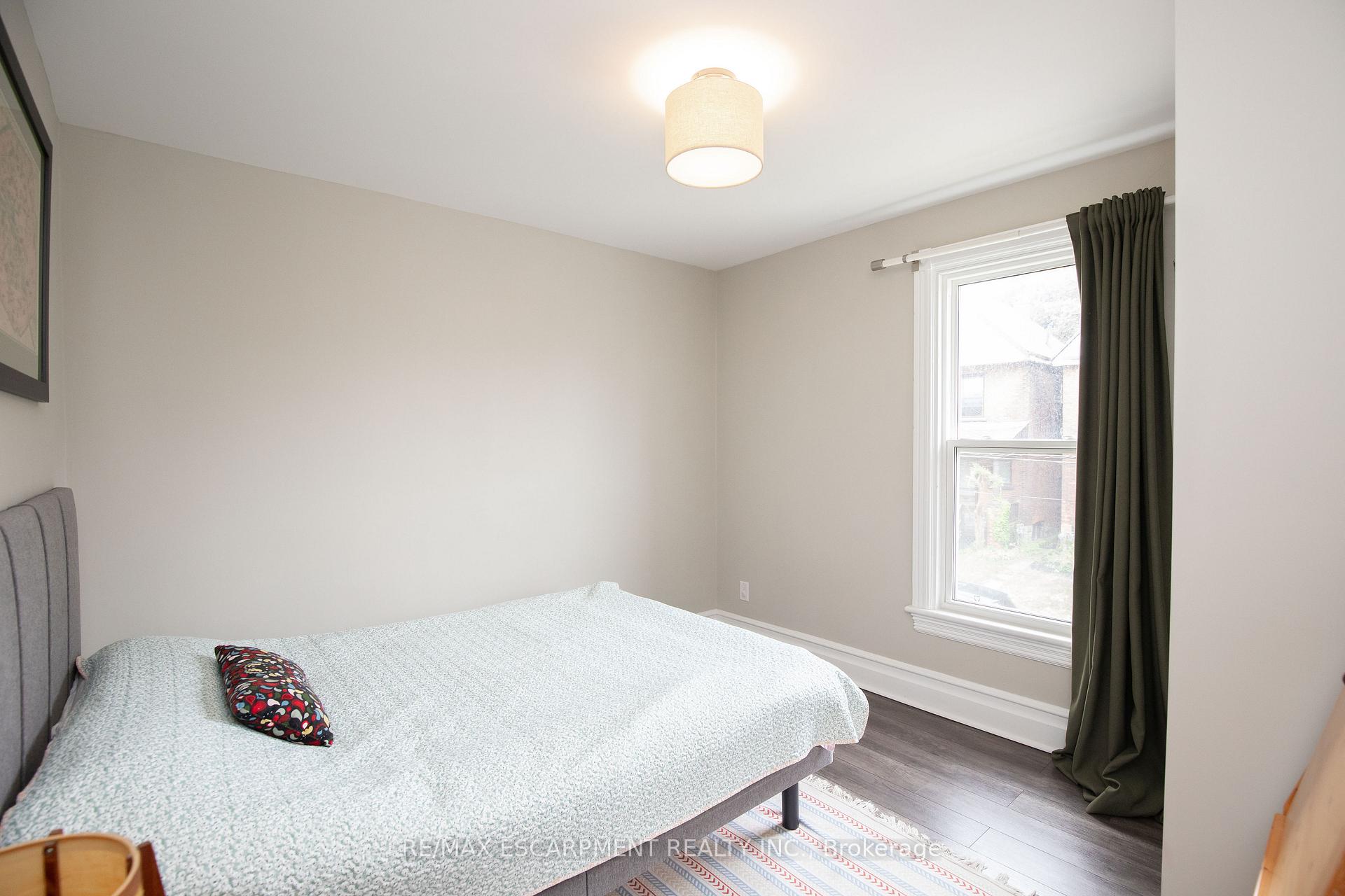 Photo 20 of 167 Napier Street, Hamilton, Strathcona — HOMEH
