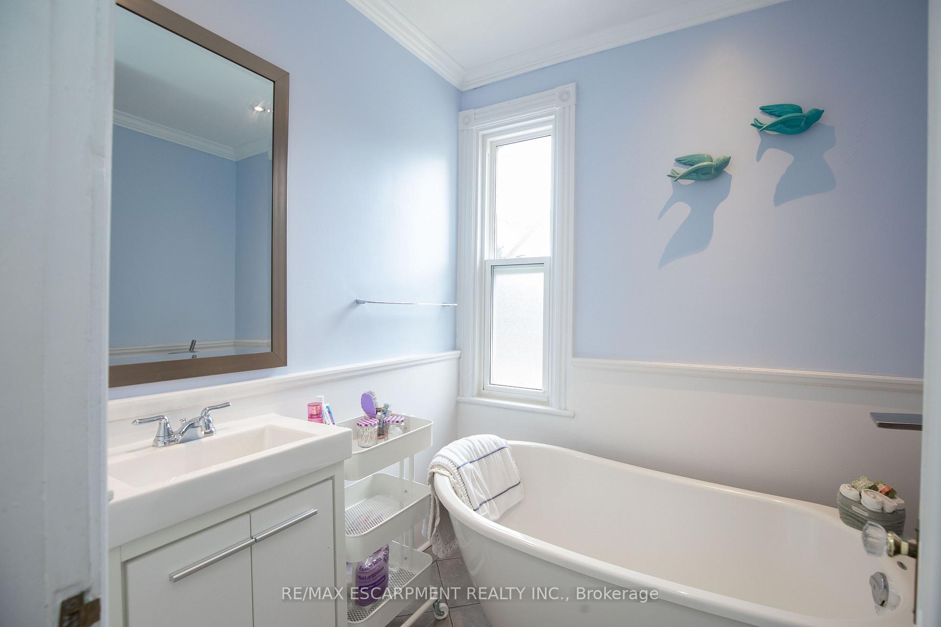 Photo 19 of 167 Napier Street, Hamilton, Strathcona — HOMEH