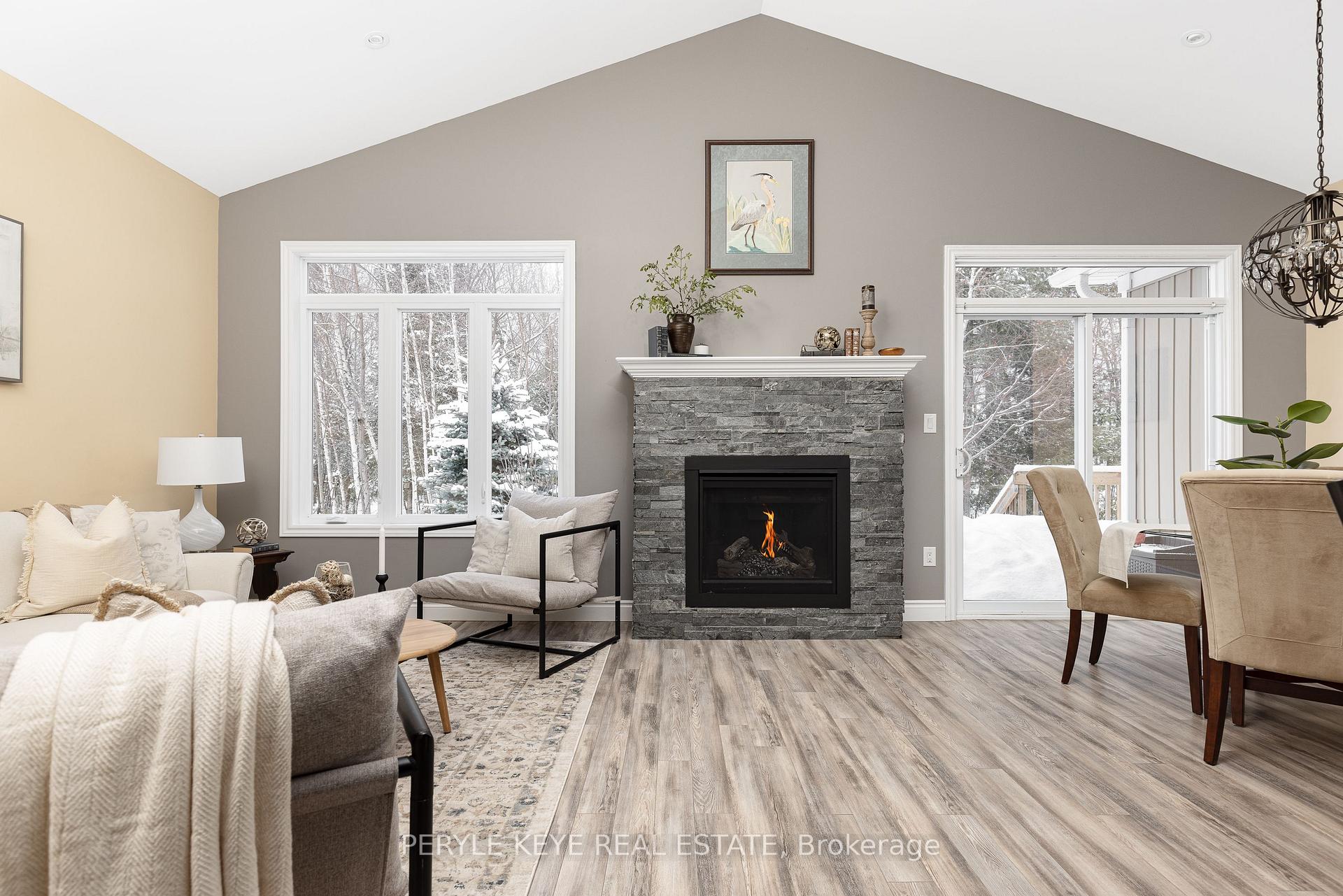 Photo 3 of 148 Pineridge Gate, Gravenhurst, Muskoka (S) — HOMEH