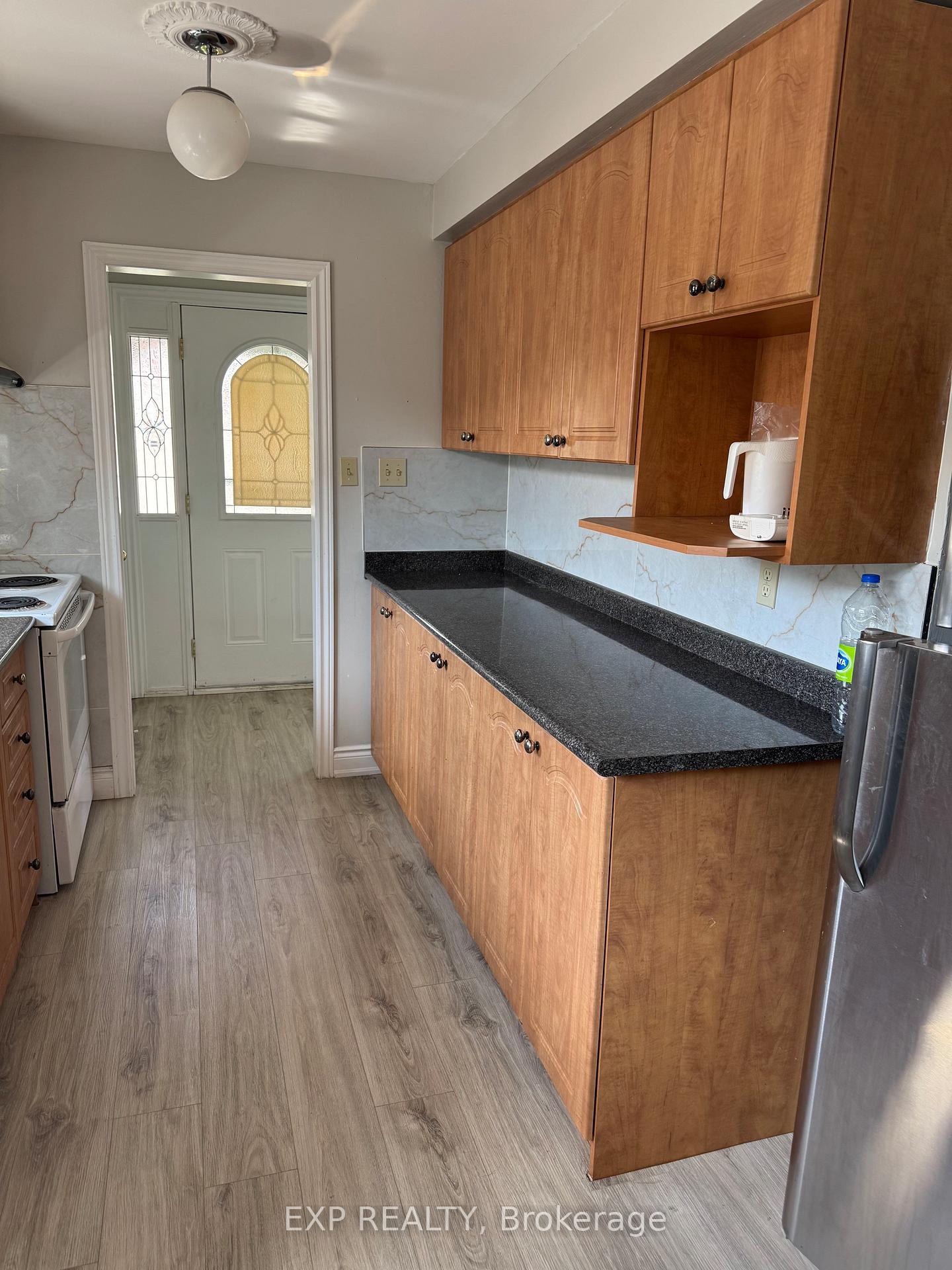 Photo 7 of 29 Mallard Crescent, Brampton, Central Park — HOMEH