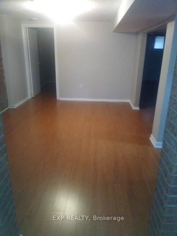 Photo 4 of 29 Mallard Crescent, Brampton, Central Park — HOMEH