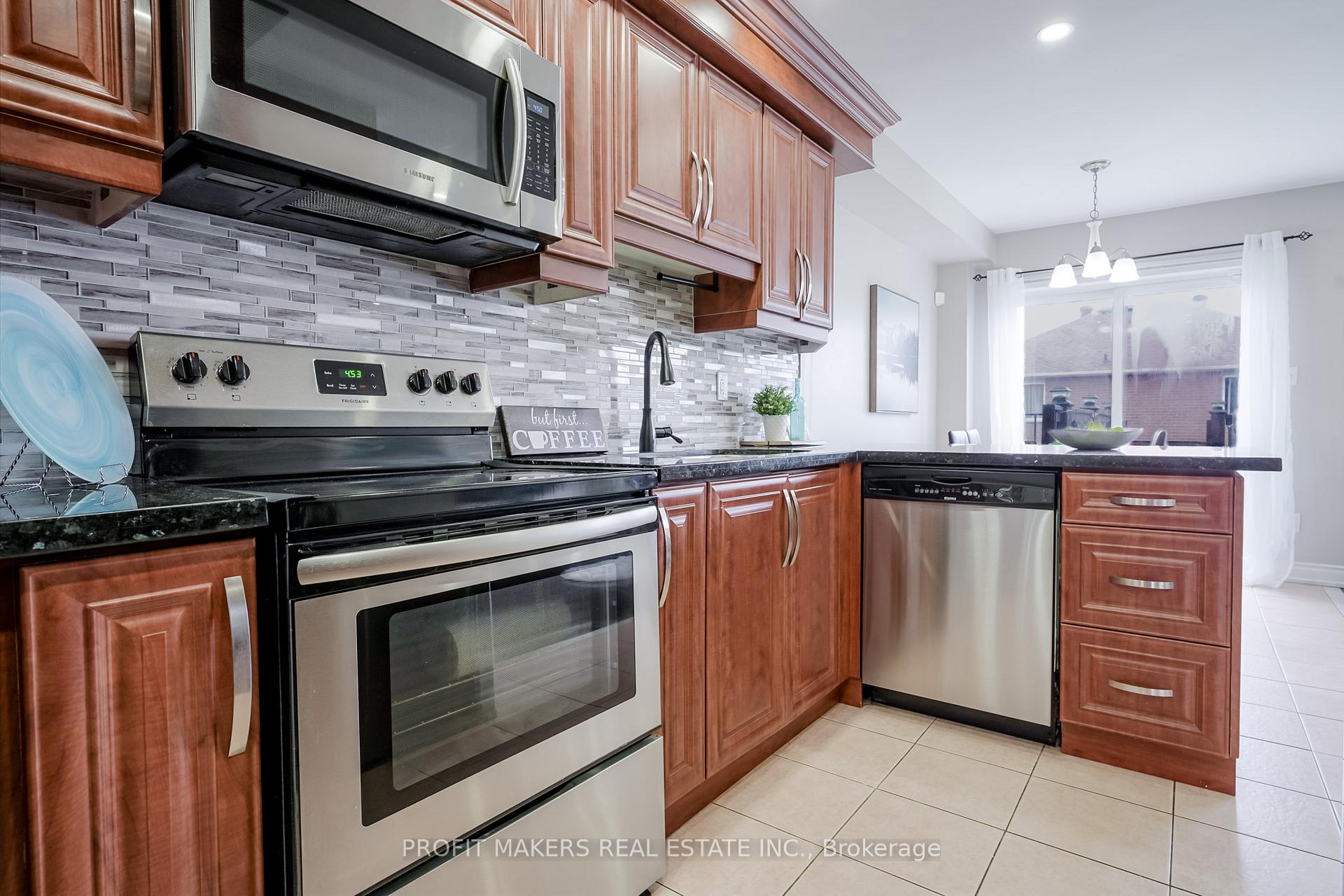 Photo 7 of 109 Tiller Trail, Brampton, Fletcher's Creek Village — HOMEH