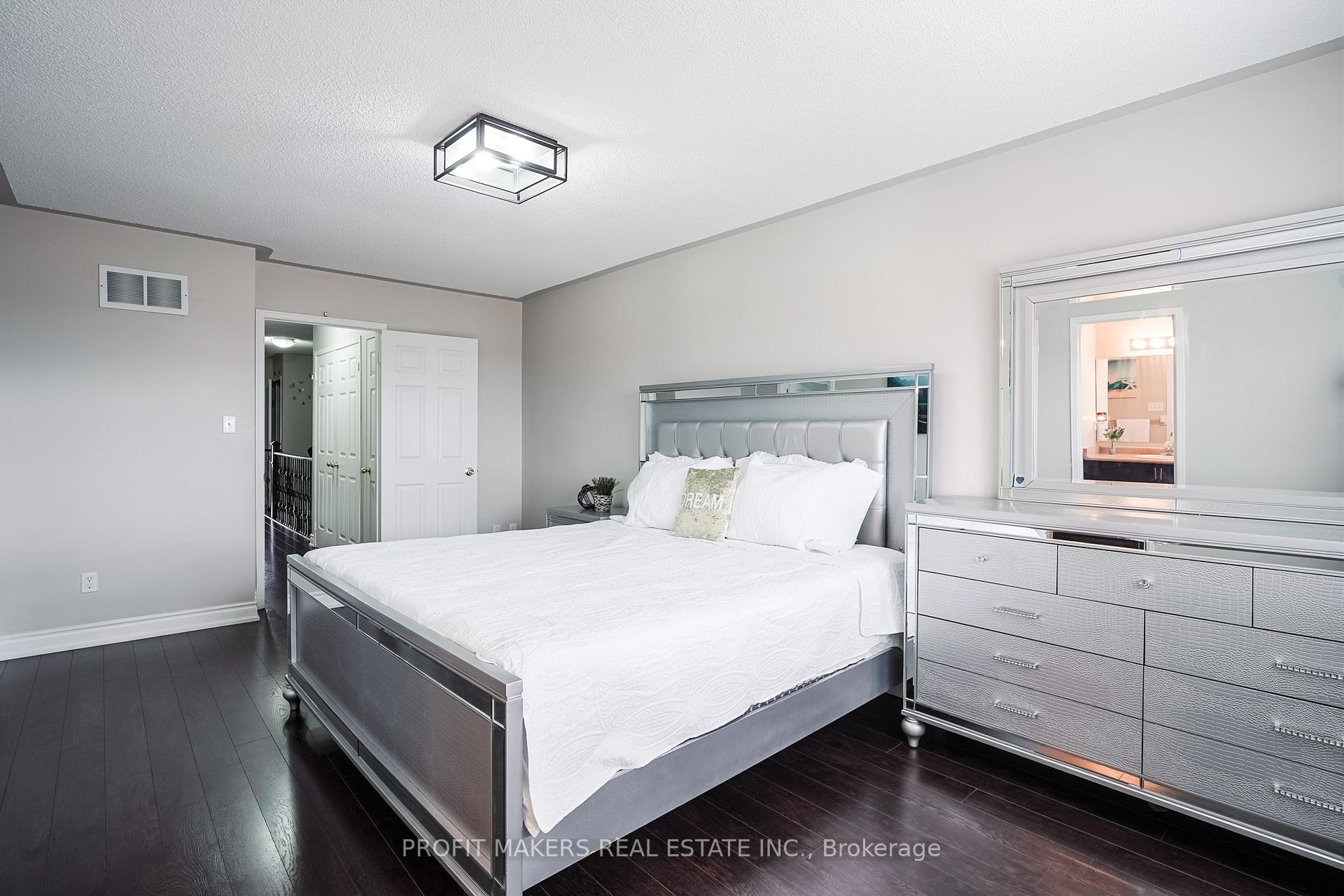 Photo 15 of 109 Tiller Trail, Brampton, Fletcher's Creek Village — HOMEH