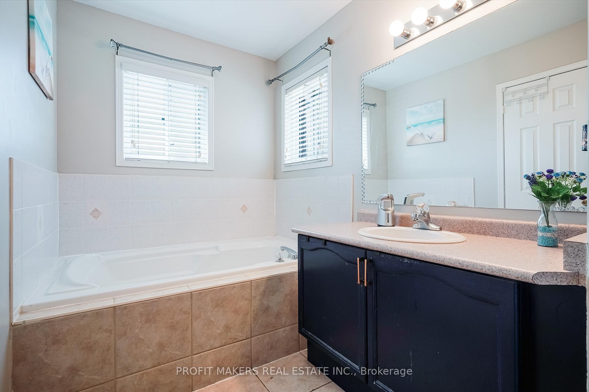 Photo 14 of 109 Tiller Trail, Brampton, Fletcher's Creek Village — HOMEH