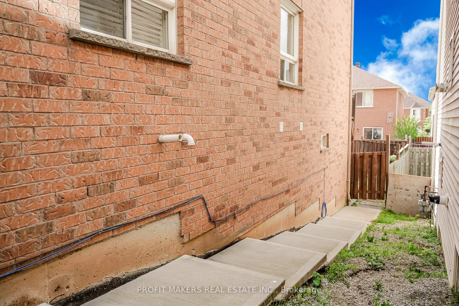 Photo 26 of 109 Tiller Trail, Brampton, Fletcher's Creek Village — HOMEH