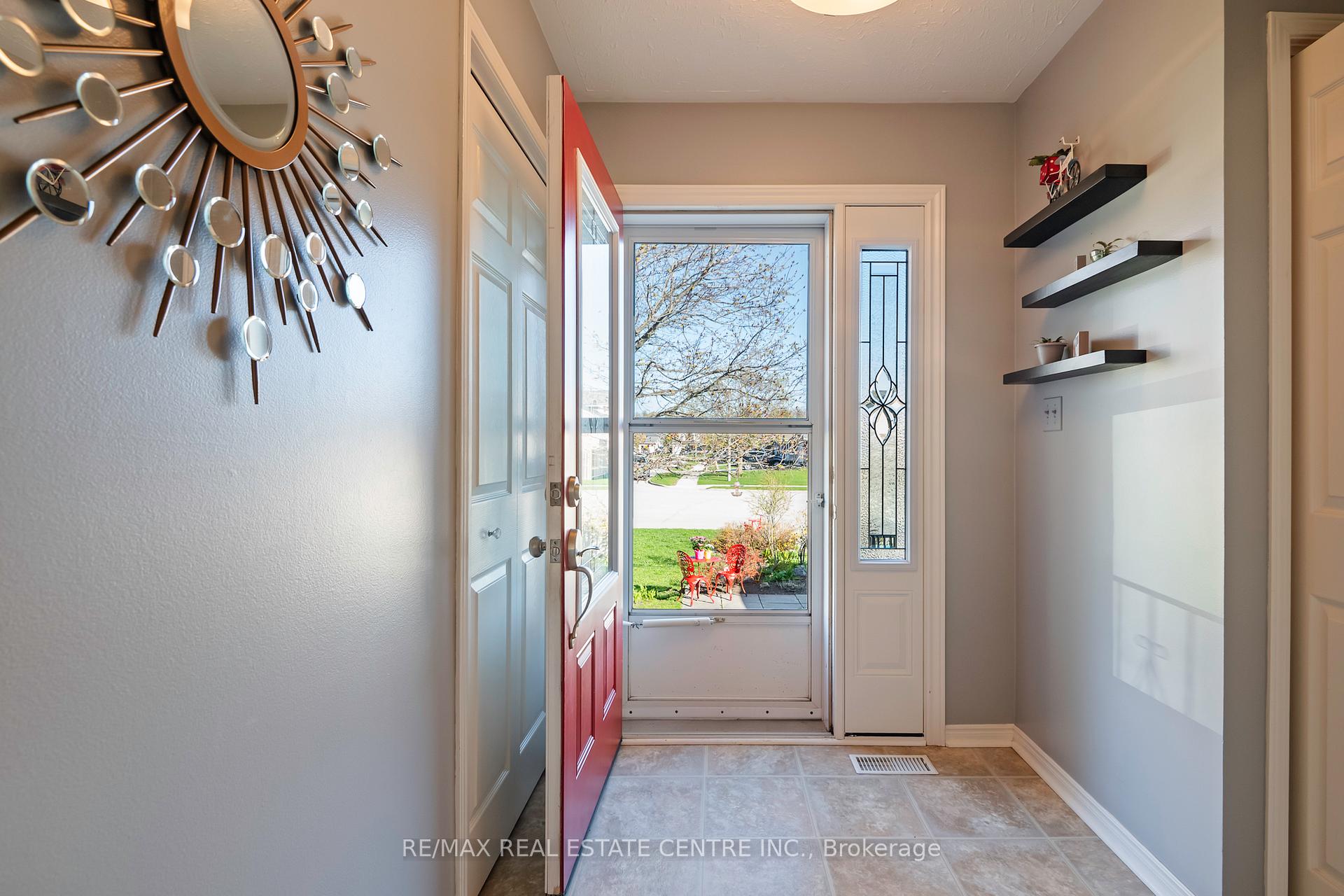 Photo 2 of 24 Wilson Crescent, Southgate — HOMEH