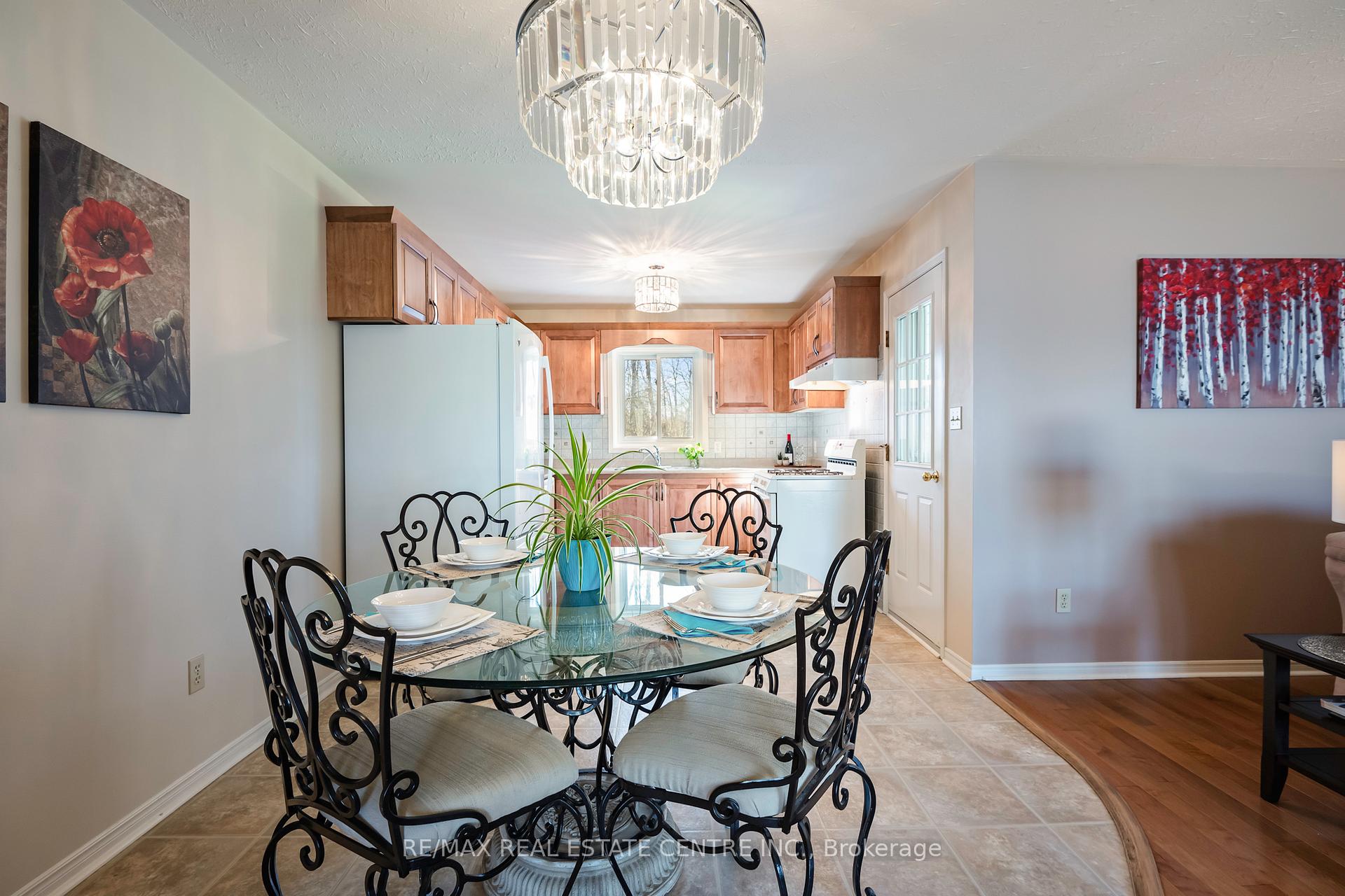 Photo 3 of 24 Wilson Crescent, Southgate — HOMEH
