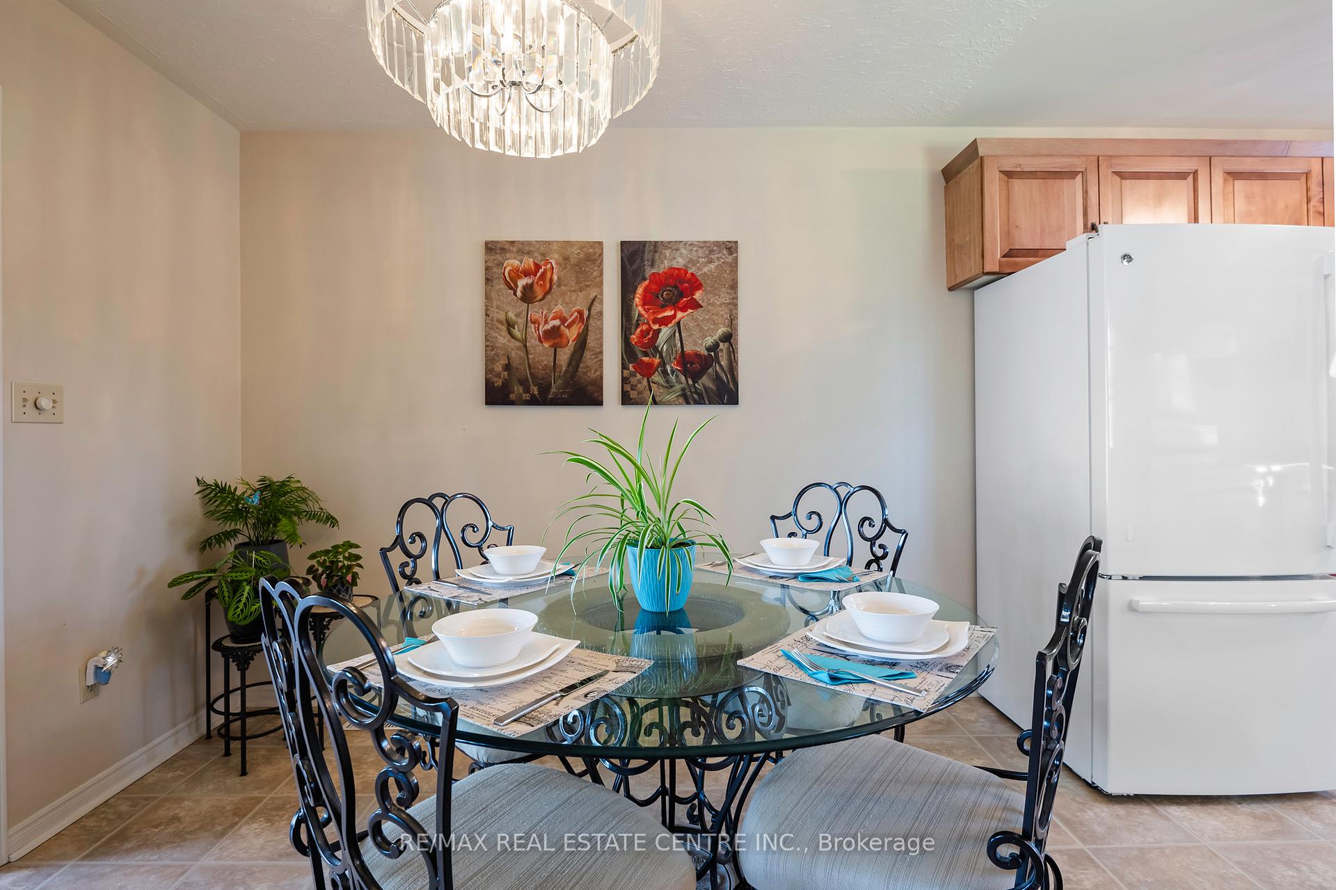 Photo 5 of 24 Wilson Crescent, Southgate — HOMEH