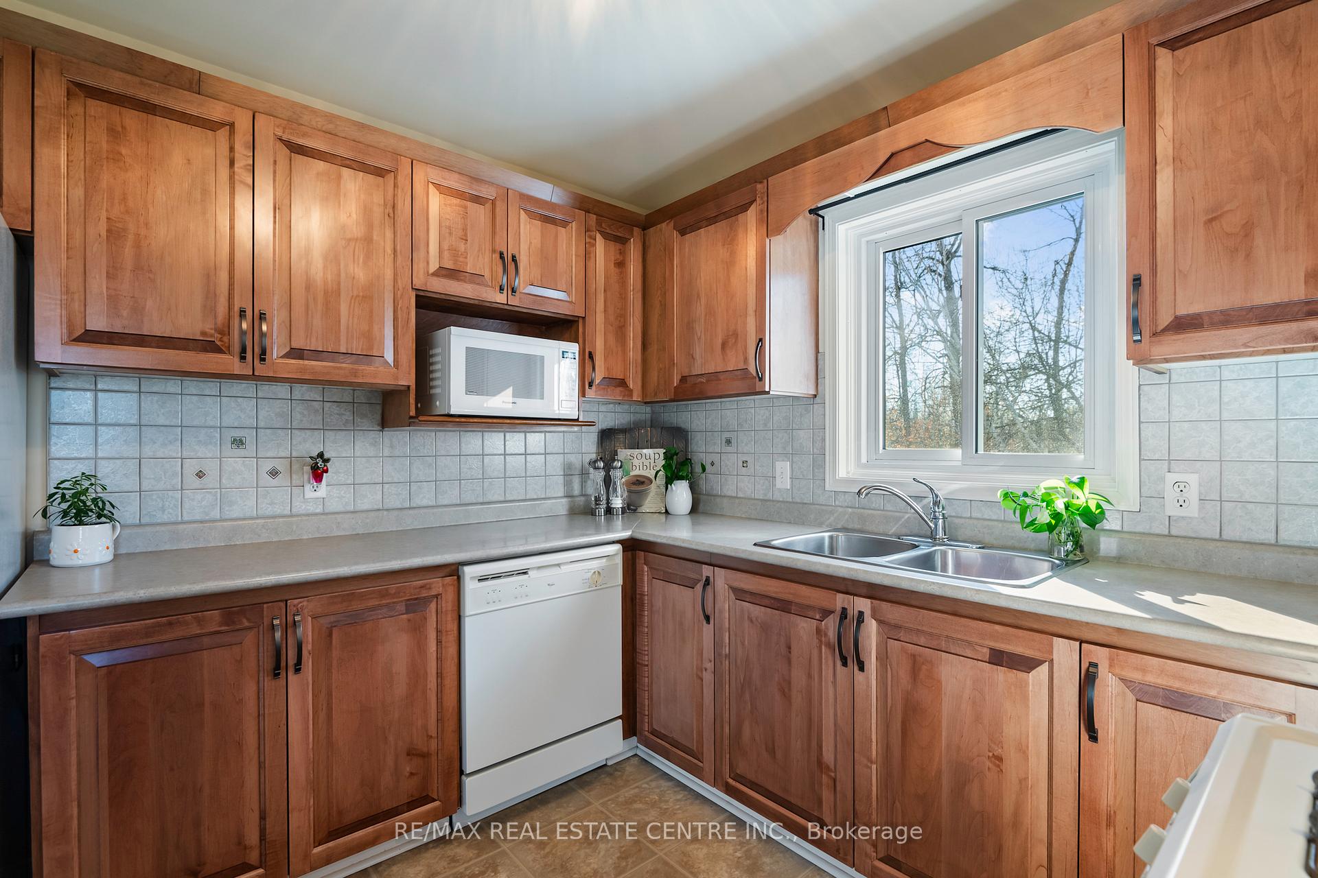 Photo 7 of 24 Wilson Crescent, Southgate — HOMEH