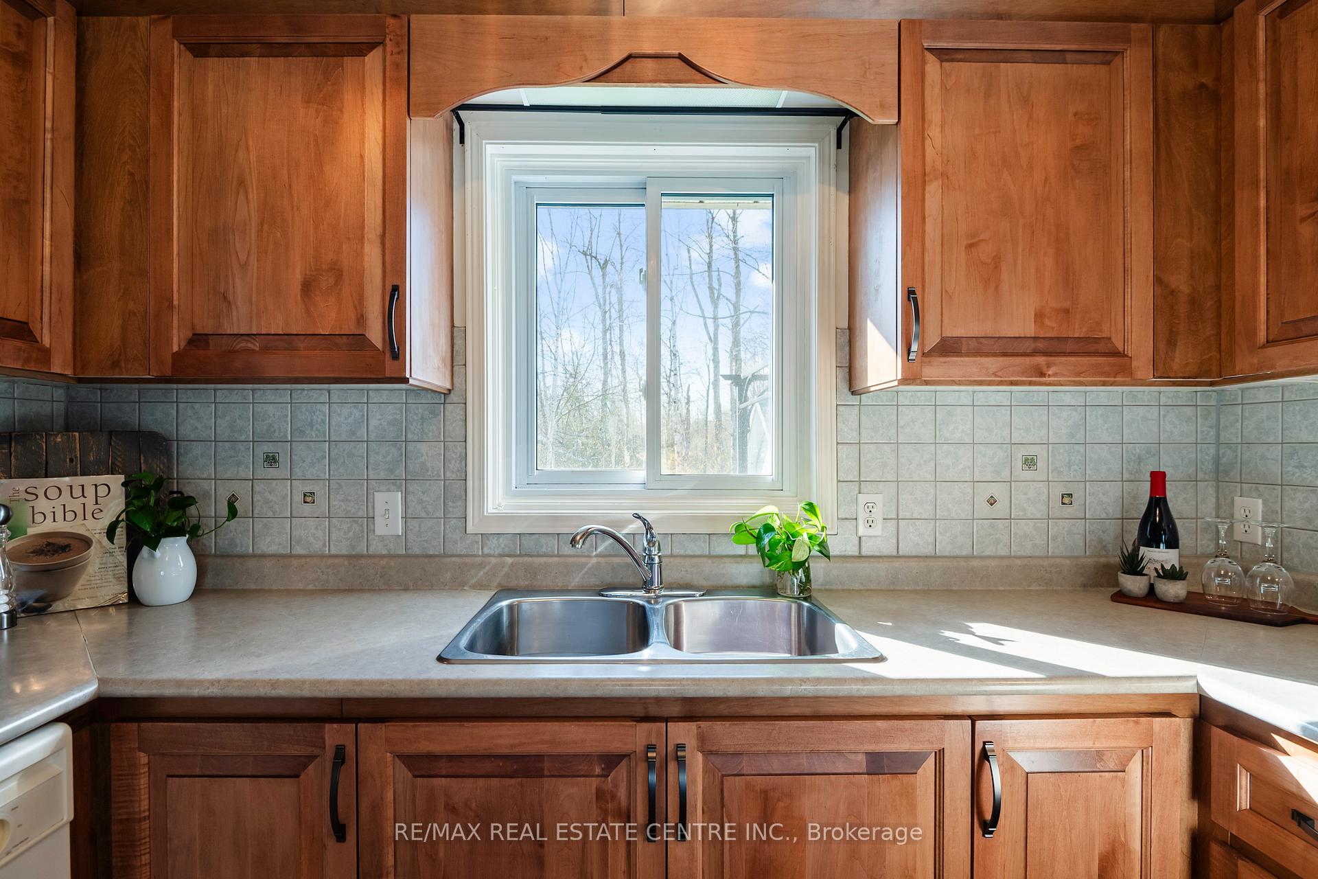 Photo 6 of 24 Wilson Crescent, Southgate — HOMEH