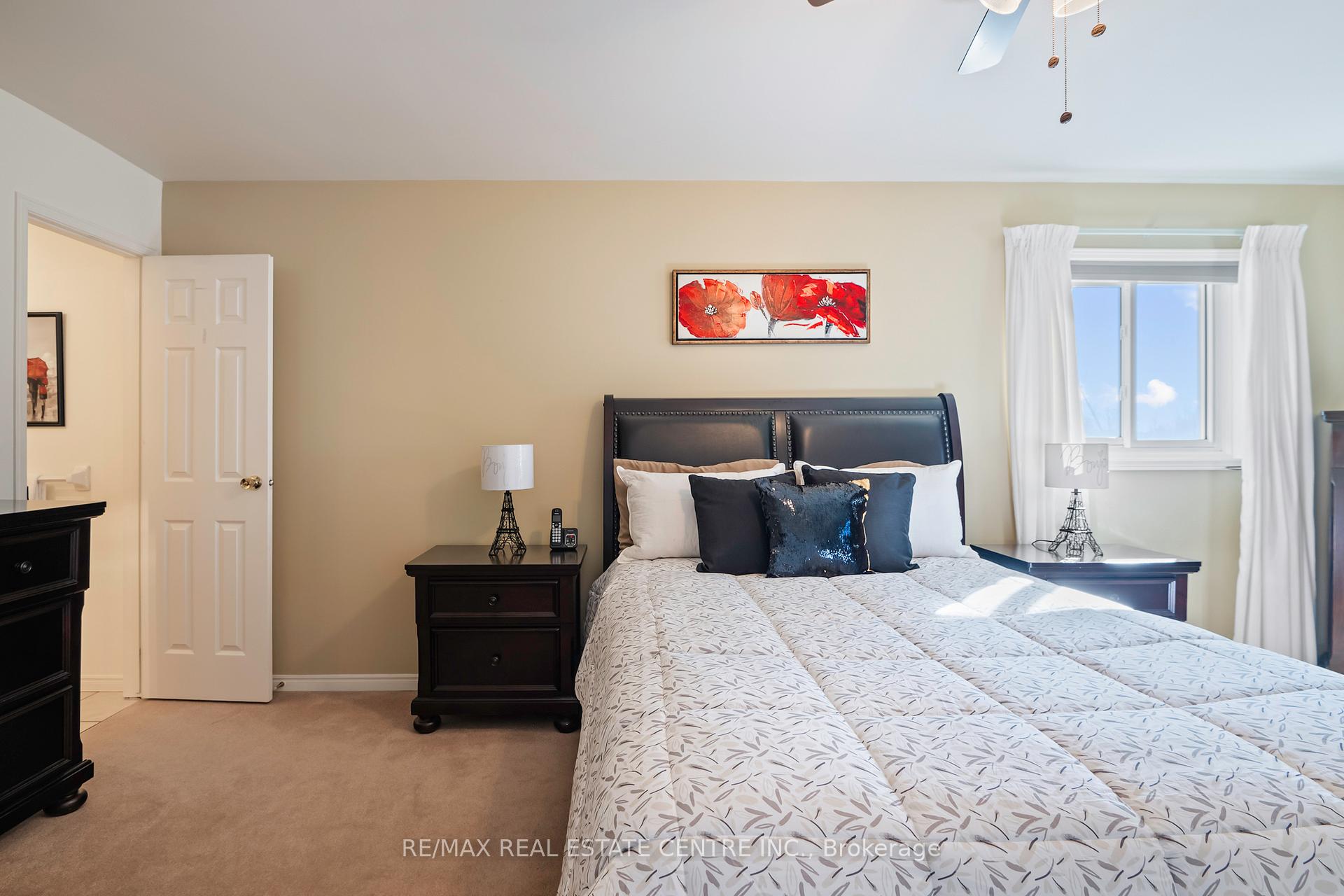 Photo 14 of 24 Wilson Crescent, Southgate — HOMEH
