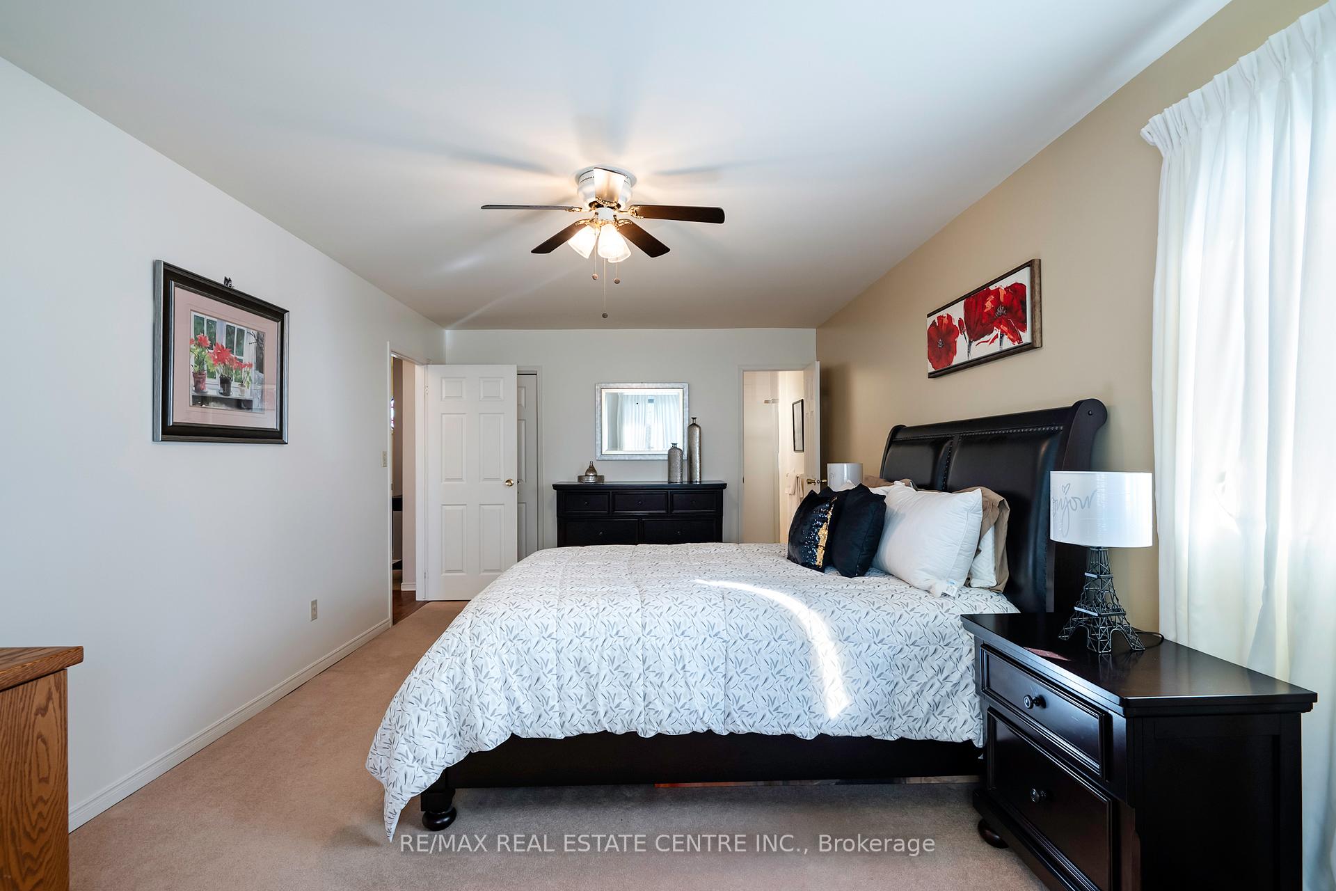 Photo 17 of 24 Wilson Crescent, Southgate — HOMEH
