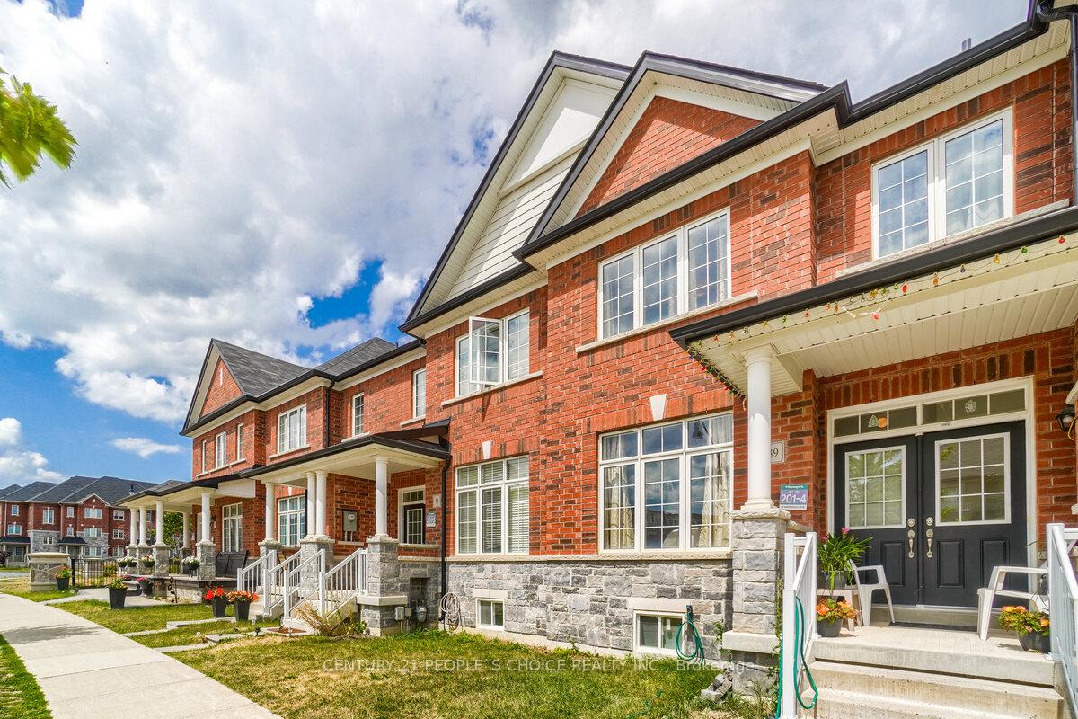 Photo 3 of 39 Wardenwood Drive, Brampton, Sandringham-Wellington — HOMEH