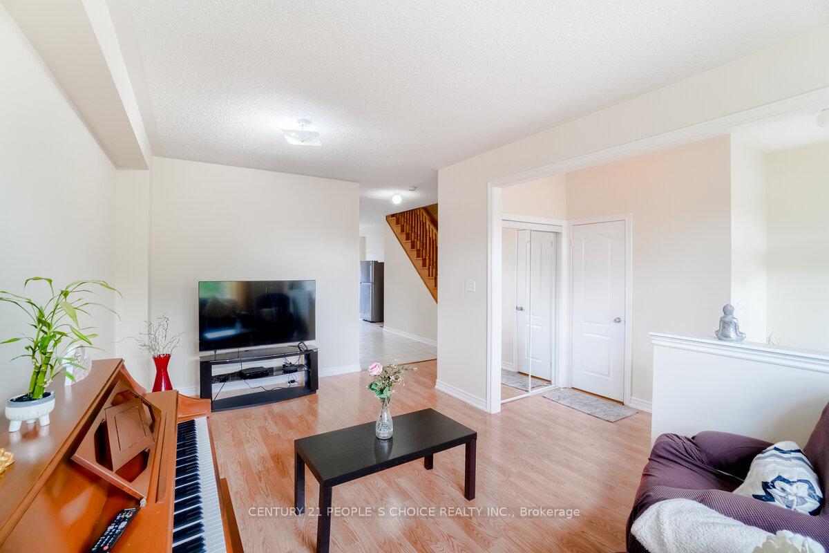 Photo 6 of 39 Wardenwood Drive, Brampton, Sandringham-Wellington — HOMEH