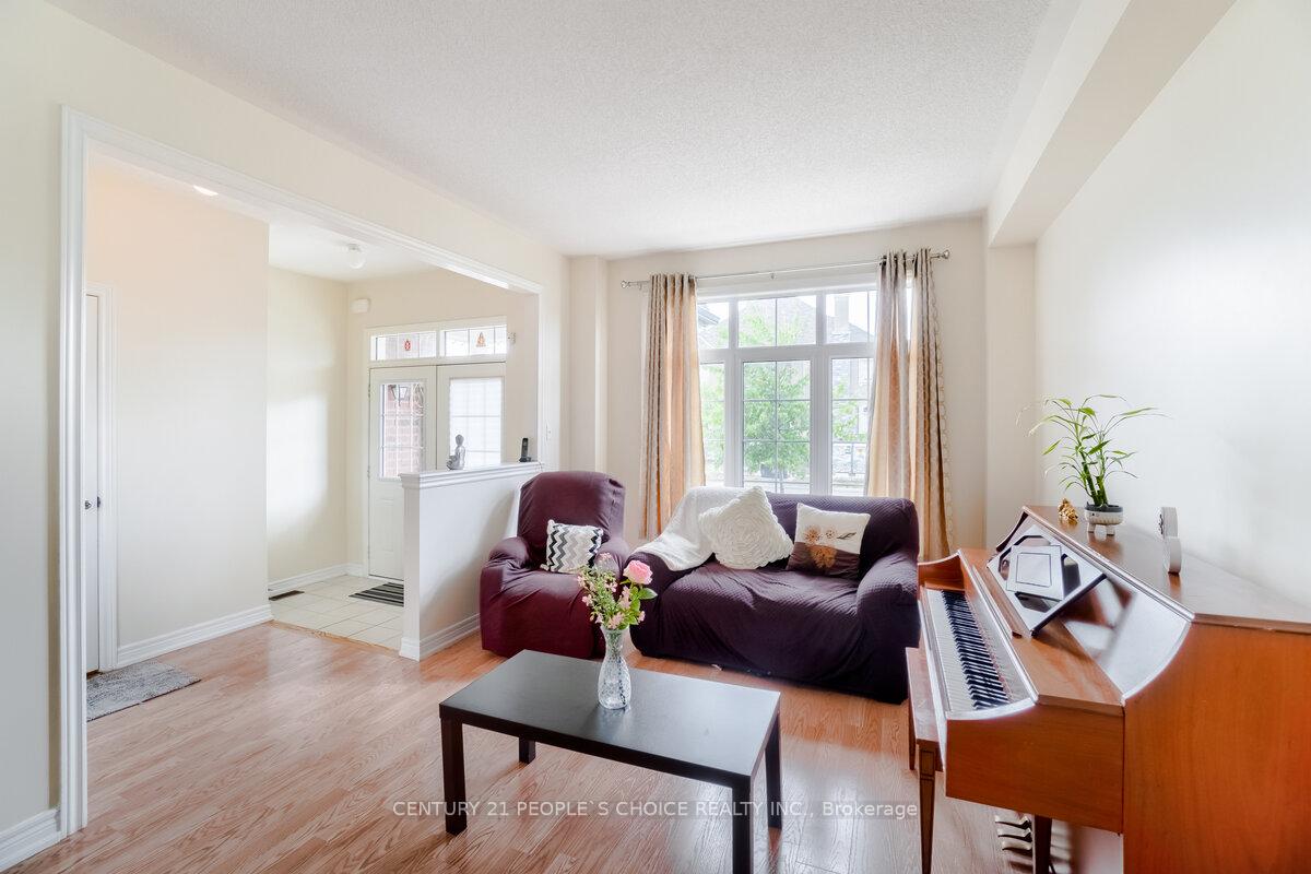 Photo 7 of 39 Wardenwood Drive, Brampton, Sandringham-Wellington — HOMEH