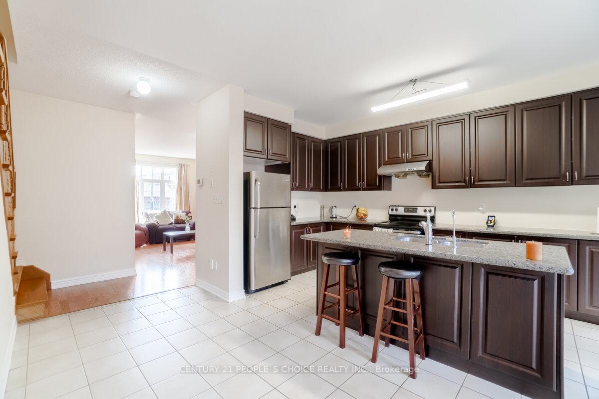 Photo 9 of 39 Wardenwood Drive, Brampton, Sandringham-Wellington — HOMEH