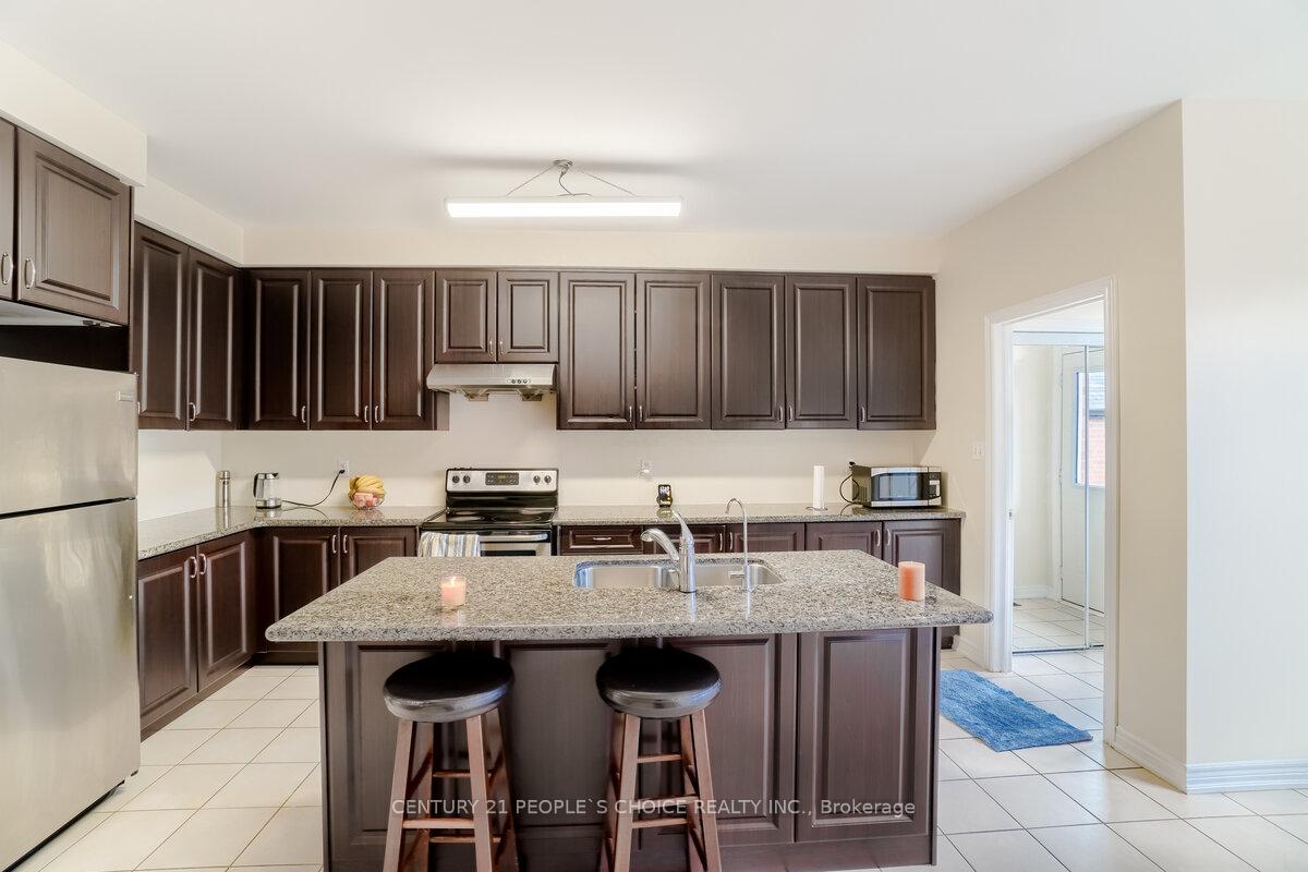 Photo 11 of 39 Wardenwood Drive, Brampton, Sandringham-Wellington — HOMEH