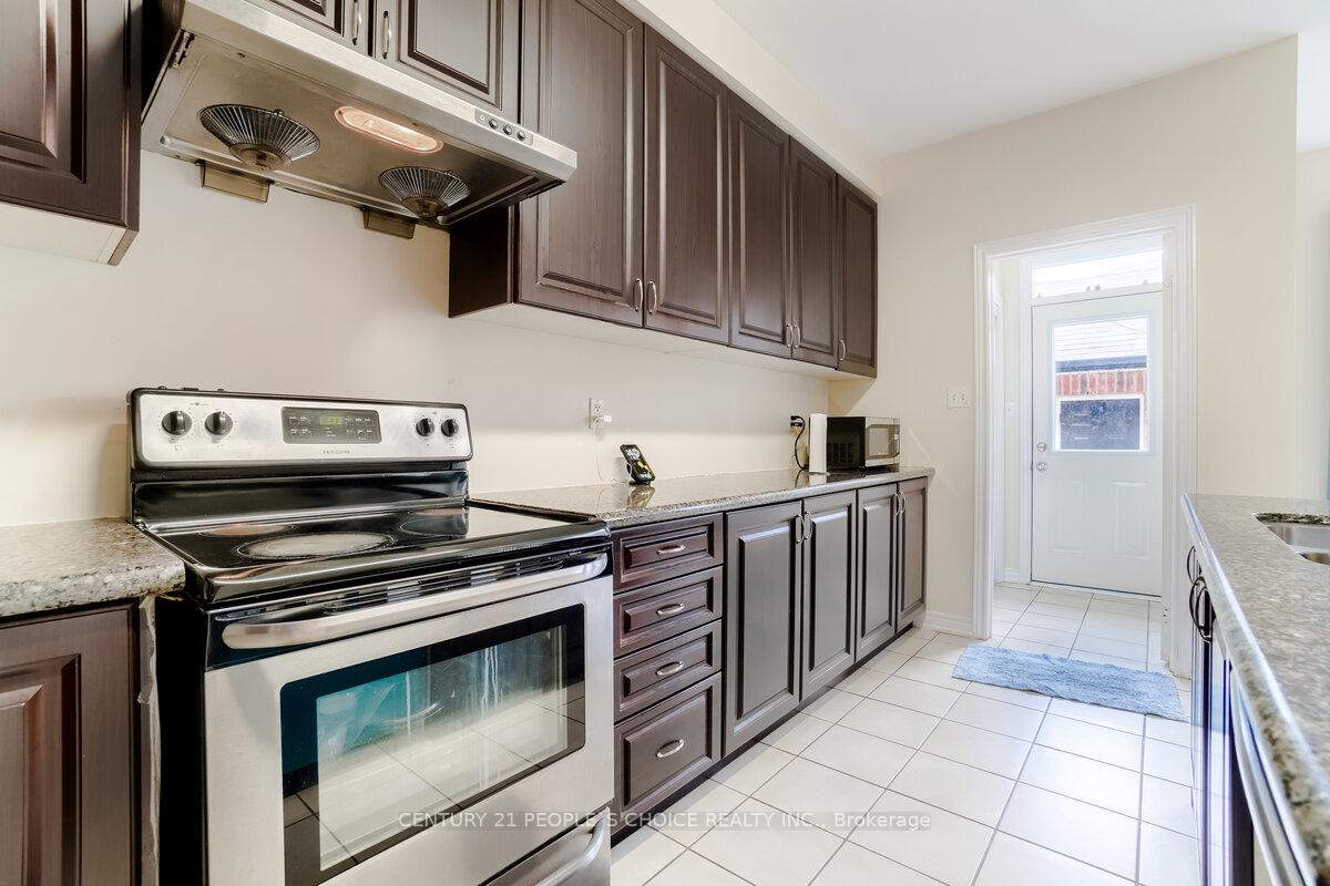 Photo 16 of 39 Wardenwood Drive, Brampton, Sandringham-Wellington — HOMEH