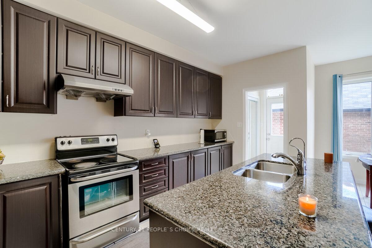 Photo 13 of 39 Wardenwood Drive, Brampton, Sandringham-Wellington — HOMEH
