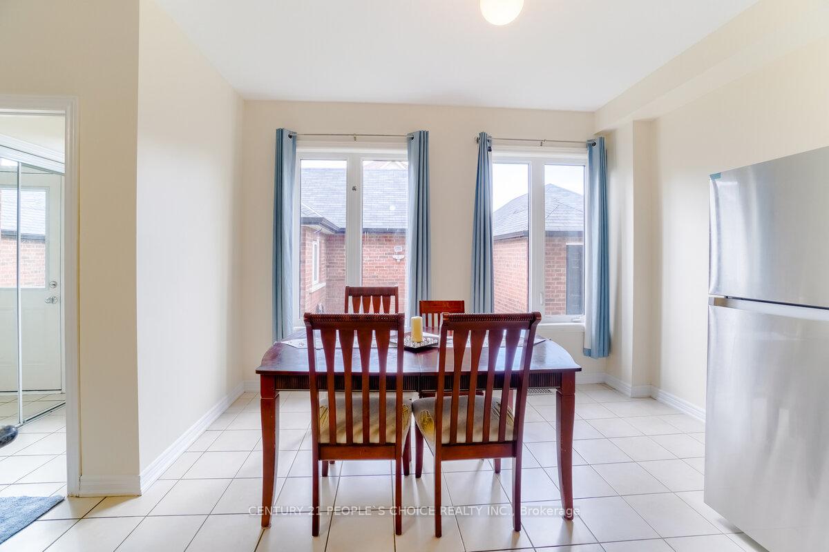 Photo 19 of 39 Wardenwood Drive, Brampton, Sandringham-Wellington — HOMEH