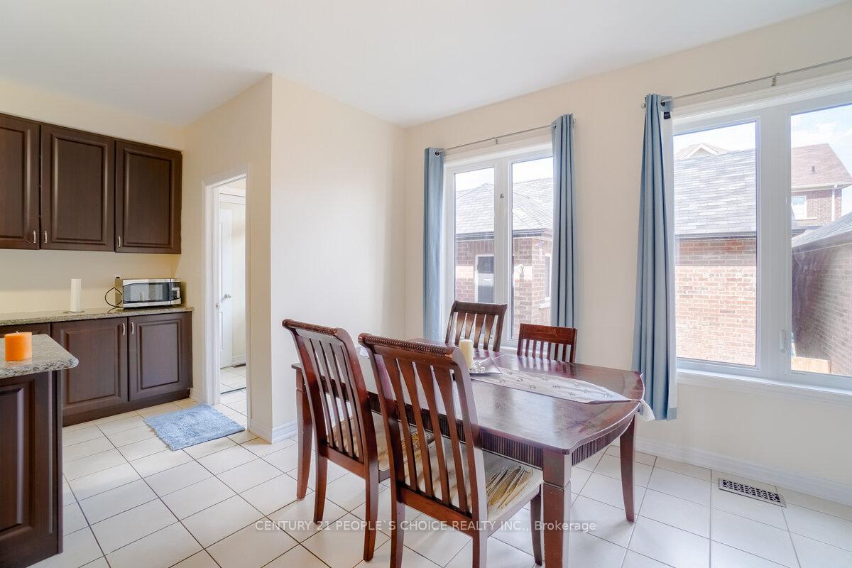 Photo 17 of 39 Wardenwood Drive, Brampton, Sandringham-Wellington — HOMEH
